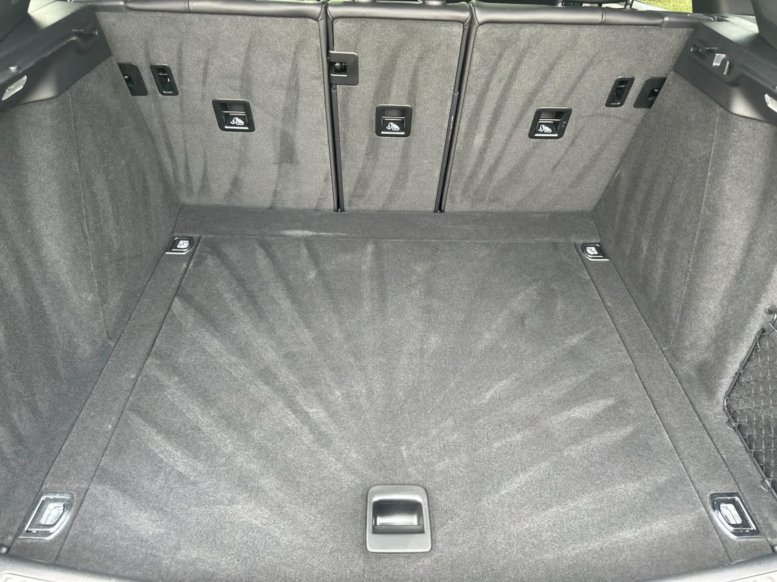 Thumbnail: 2025 Porsche Macan - 16