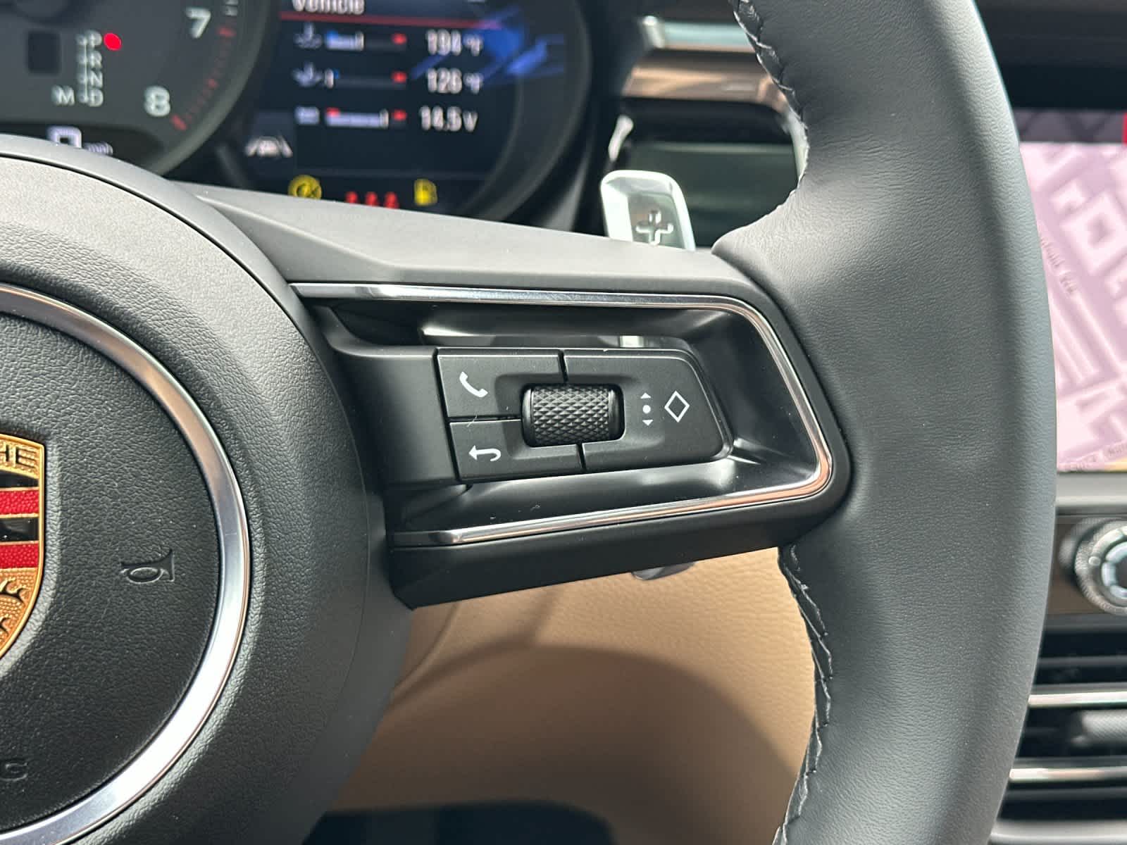 Thumbnail: 2026 Porsche Macan - 28