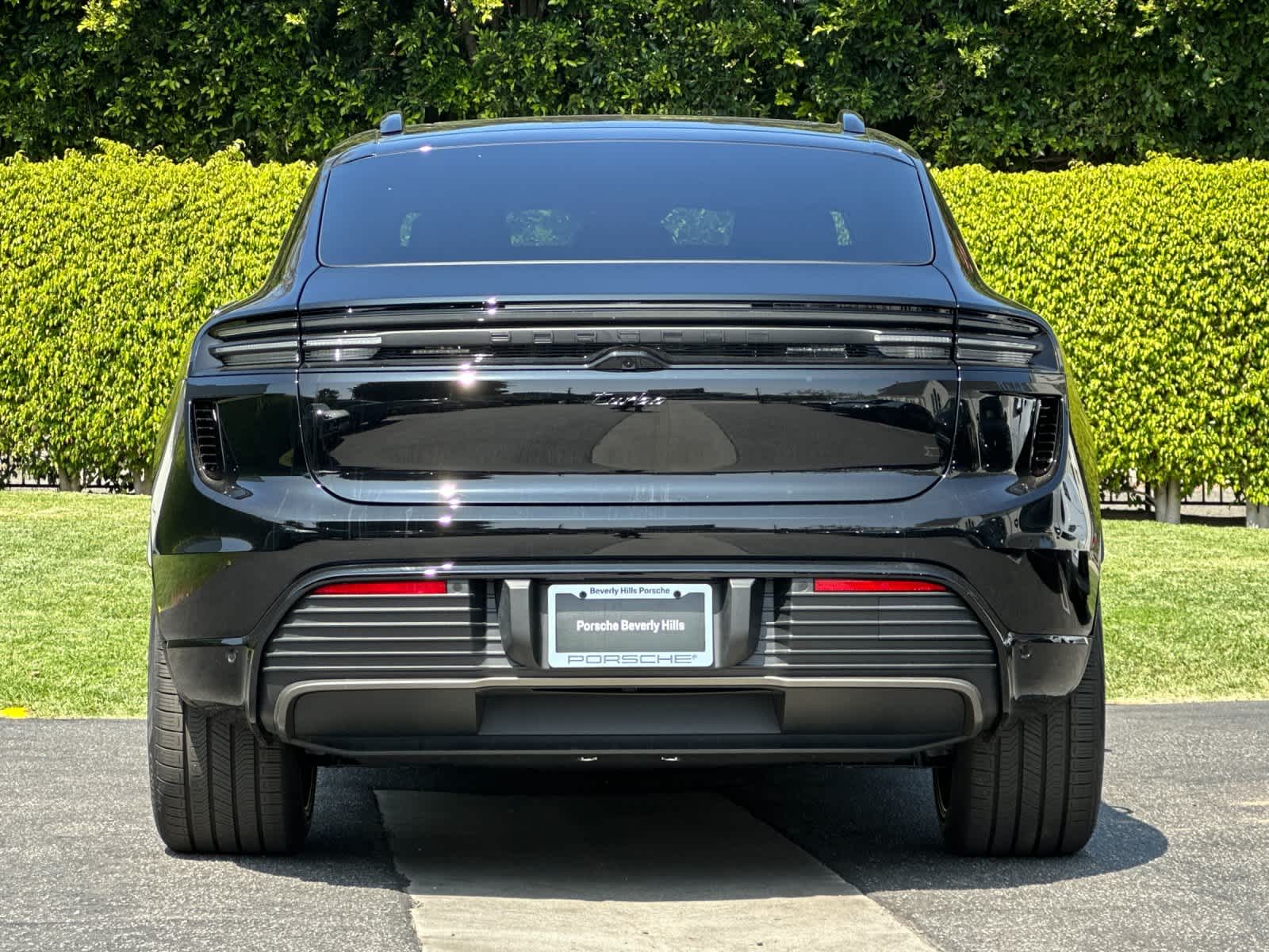 Thumbnail: 2026 Porsche Macan - 7