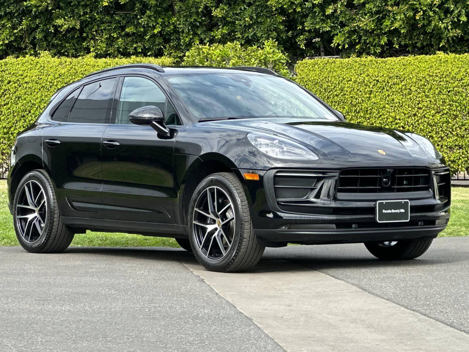 Thumbnail: 2025 Porsche Macan - 10