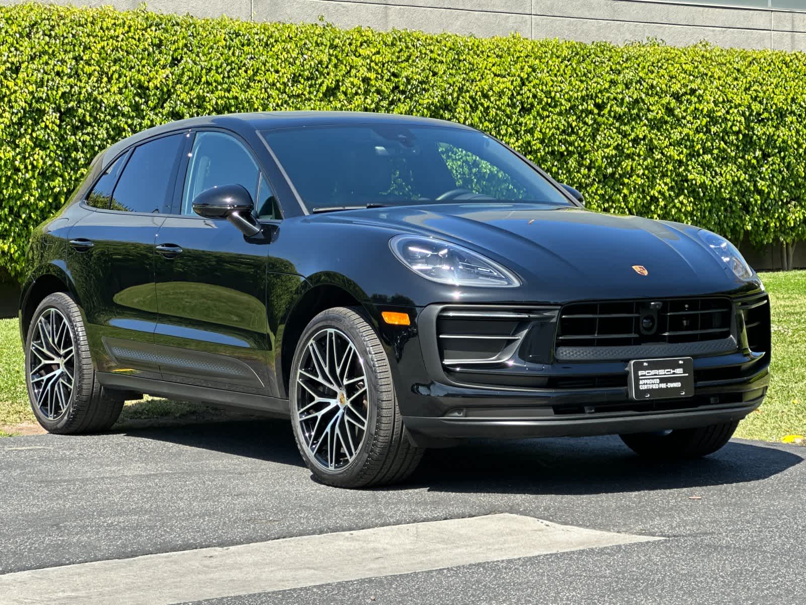 Thumbnail: 2025 Porsche Macan - 9