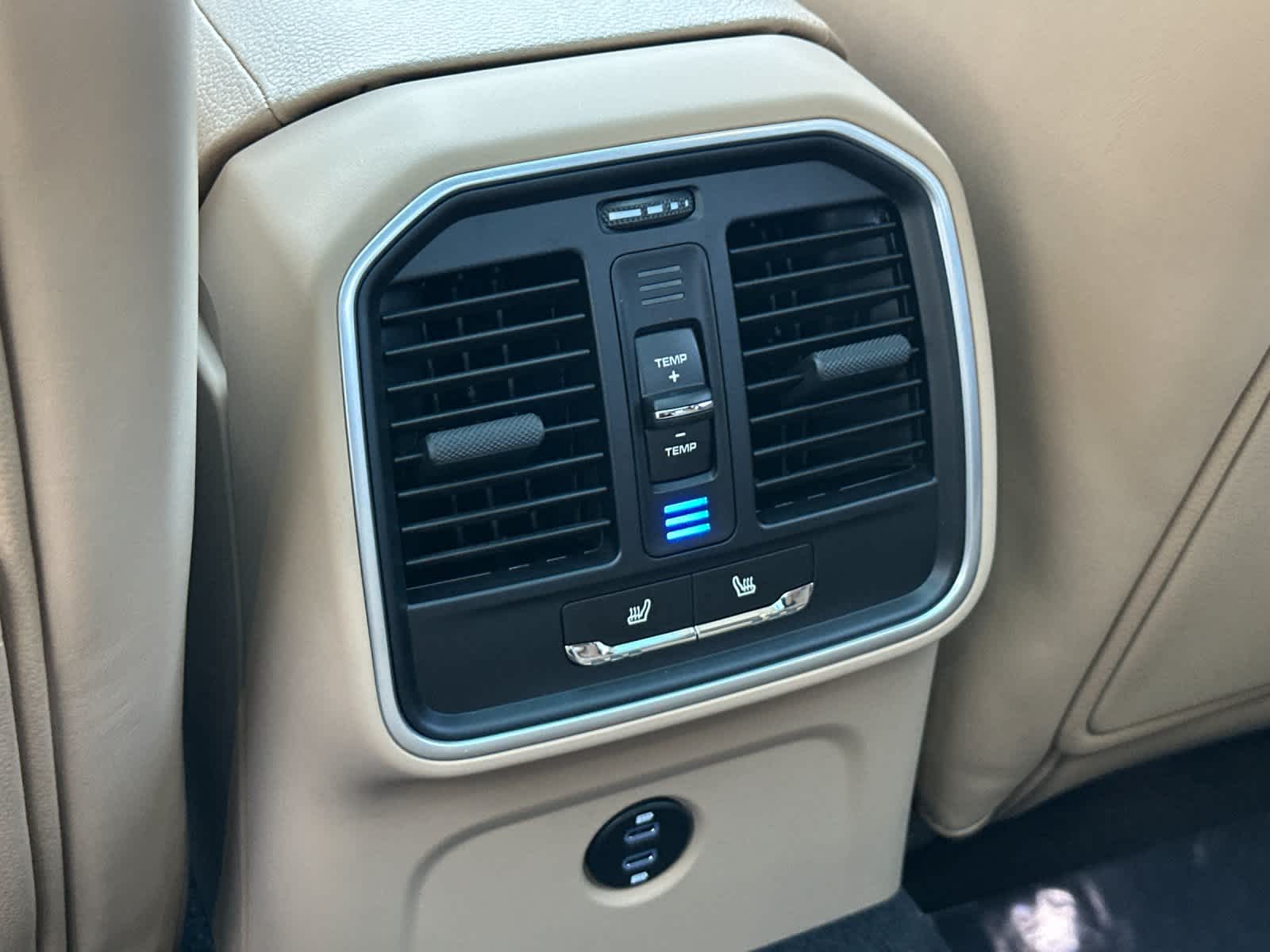 Thumbnail: 2026 Porsche Macan - 14