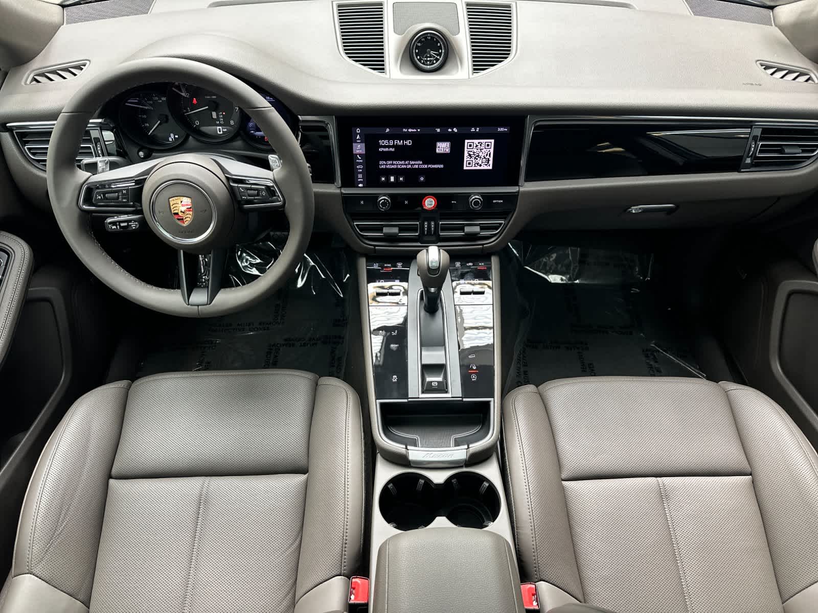 Thumbnail: 2026 Porsche Macan - 6