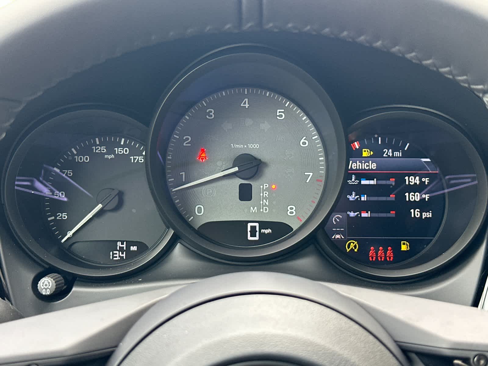 Thumbnail: 2026 Porsche Macan - 29