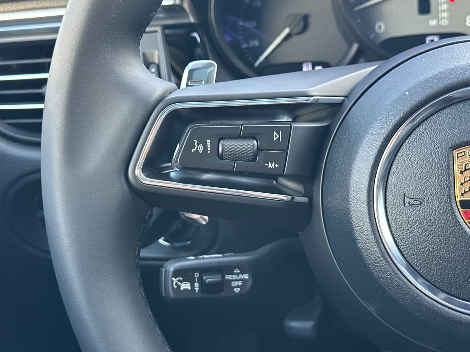 Thumbnail: 2026 Porsche Macan - 27