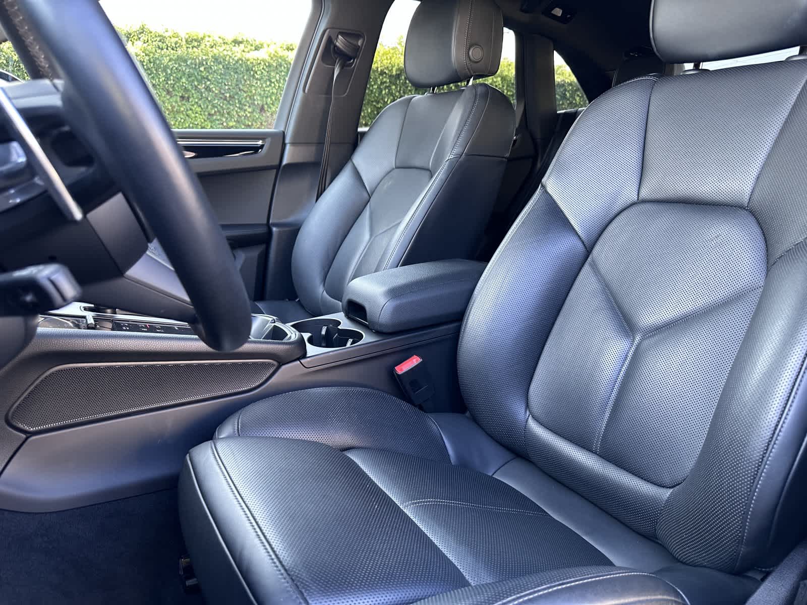 Thumbnail: 2025 Porsche Macan - 5