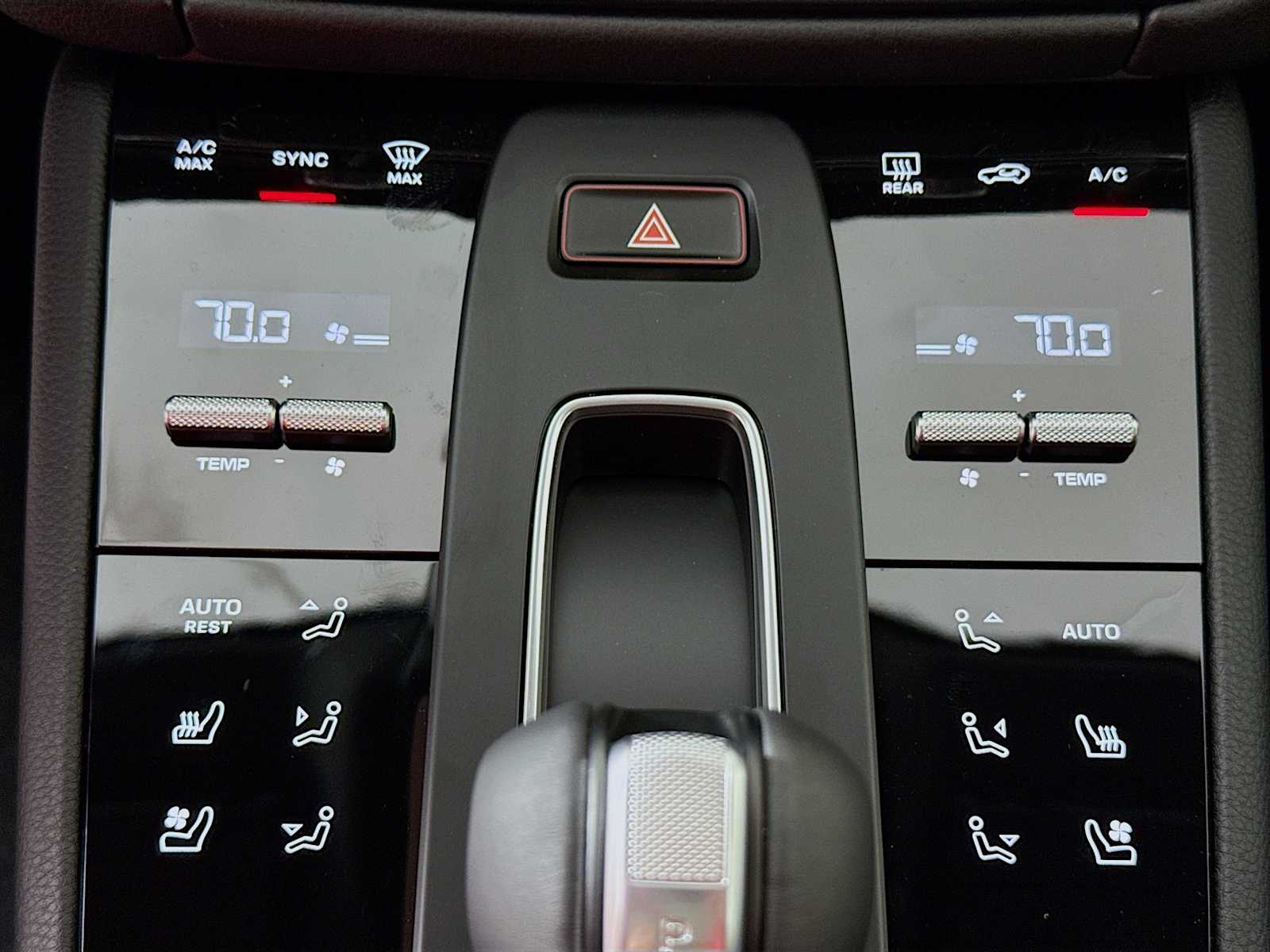 Thumbnail: 2026 Porsche Macan - 13