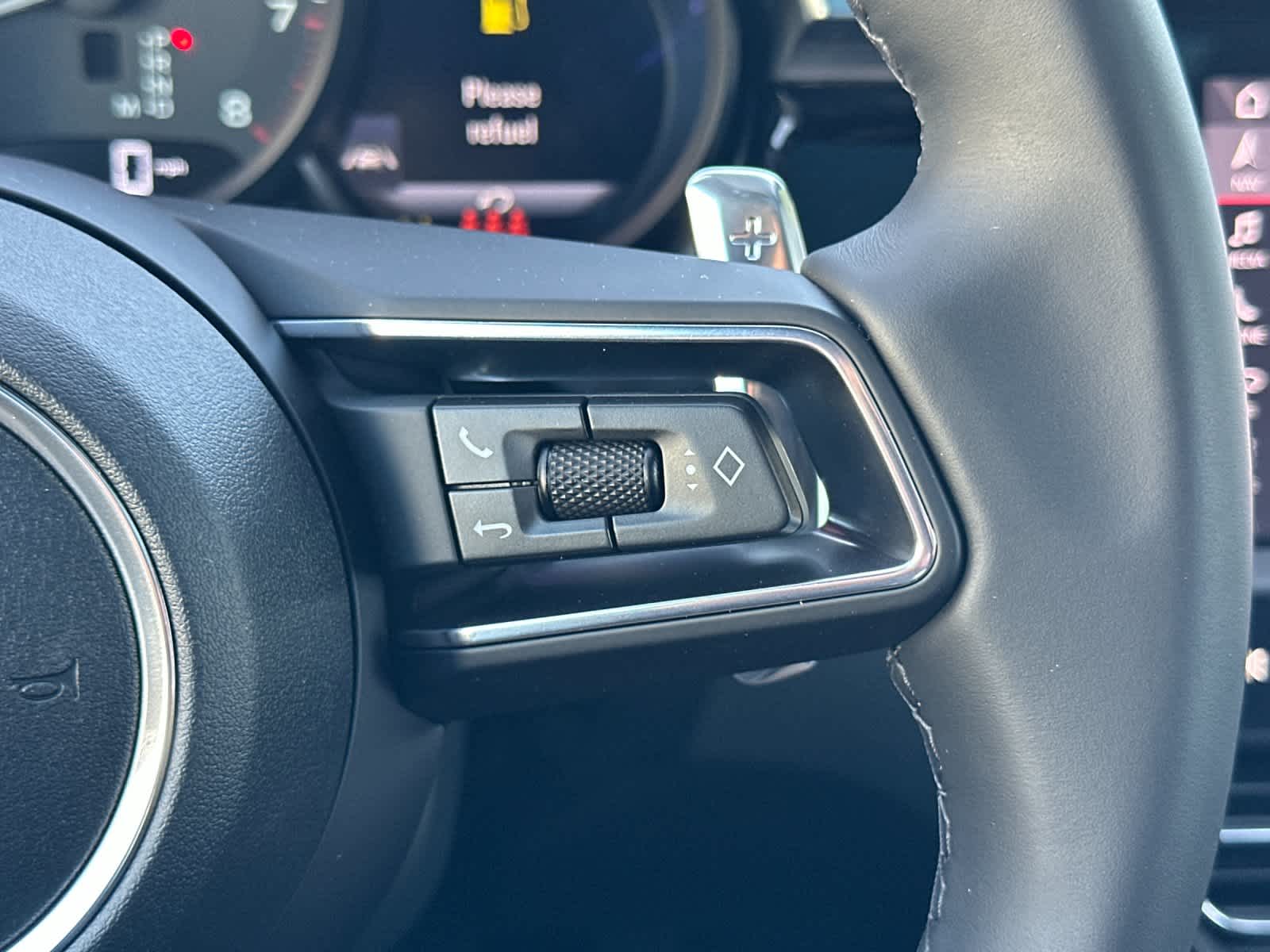 Thumbnail: 2026 Porsche Macan - 28