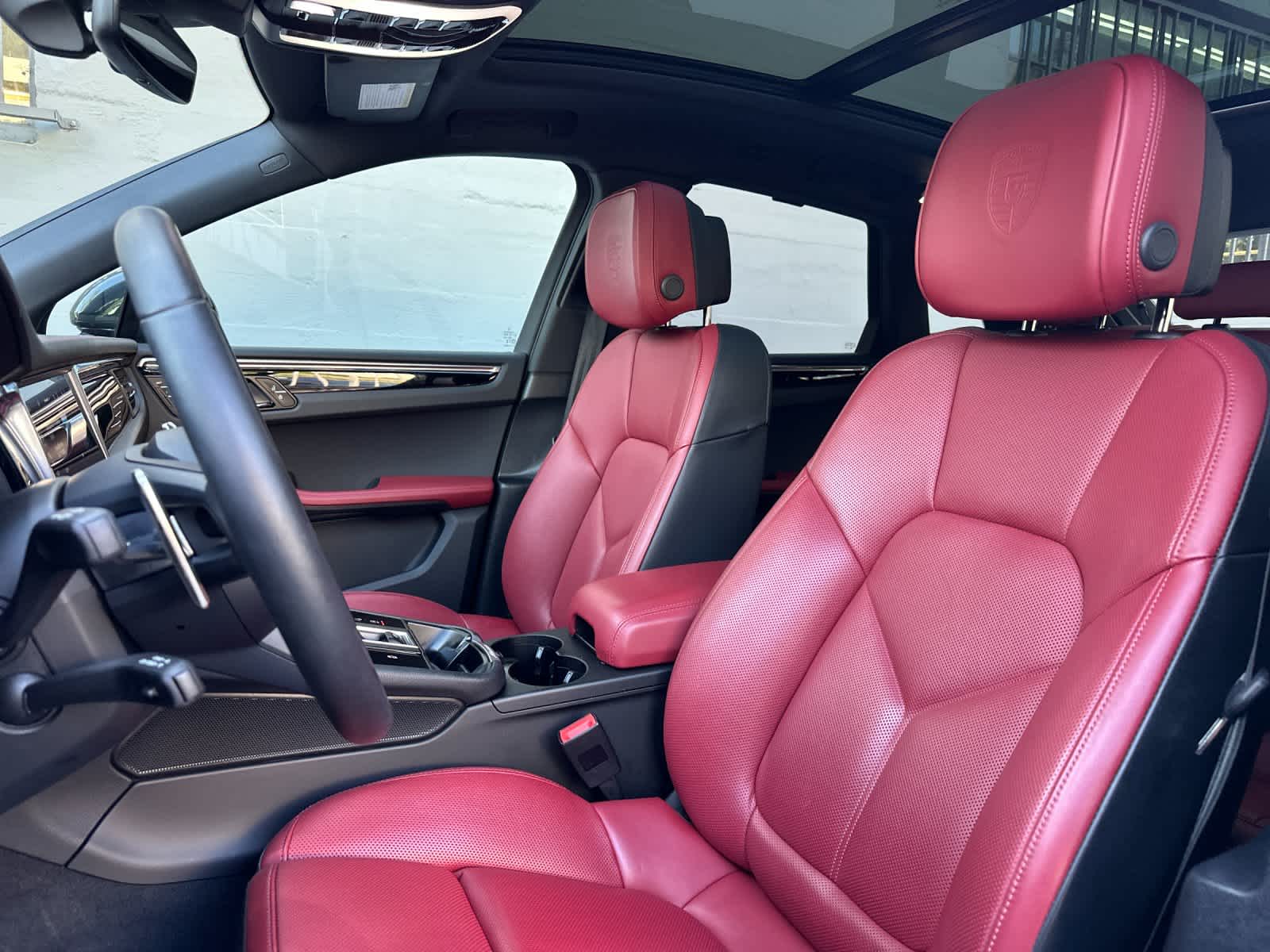 Thumbnail: 2025 Porsche Macan - 5