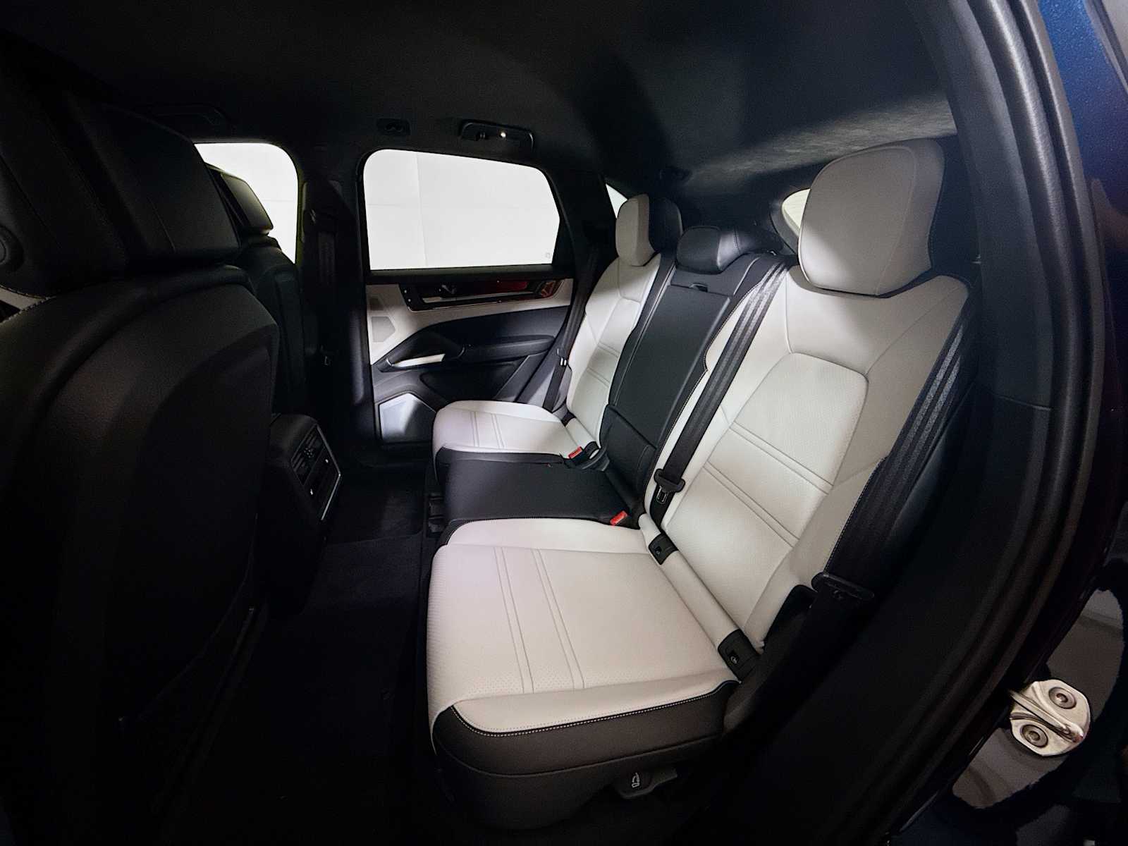 Thumbnail: 2025 Porsche Cayenne - 17