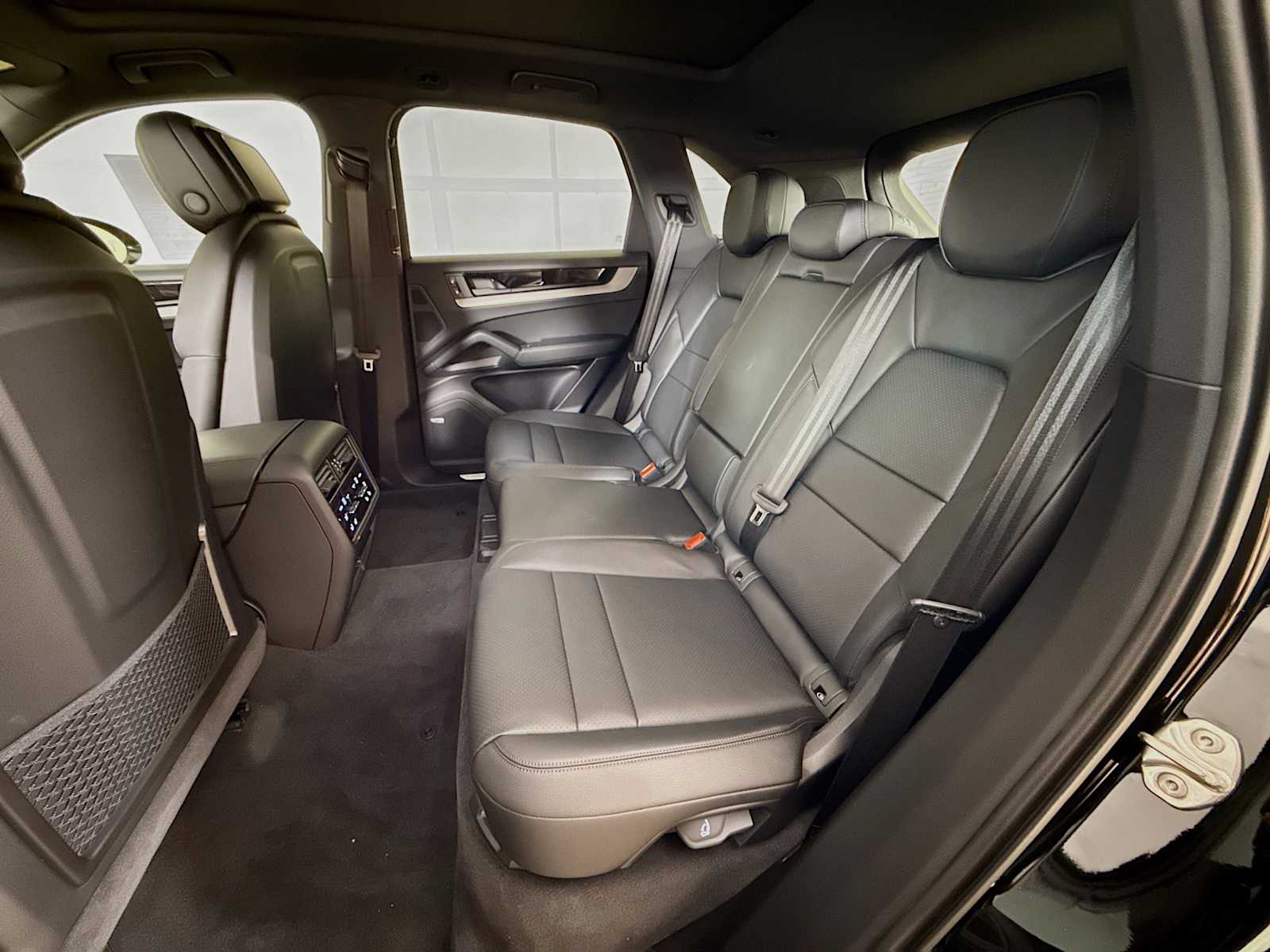 Thumbnail: 2026 Porsche Cayenne - 17