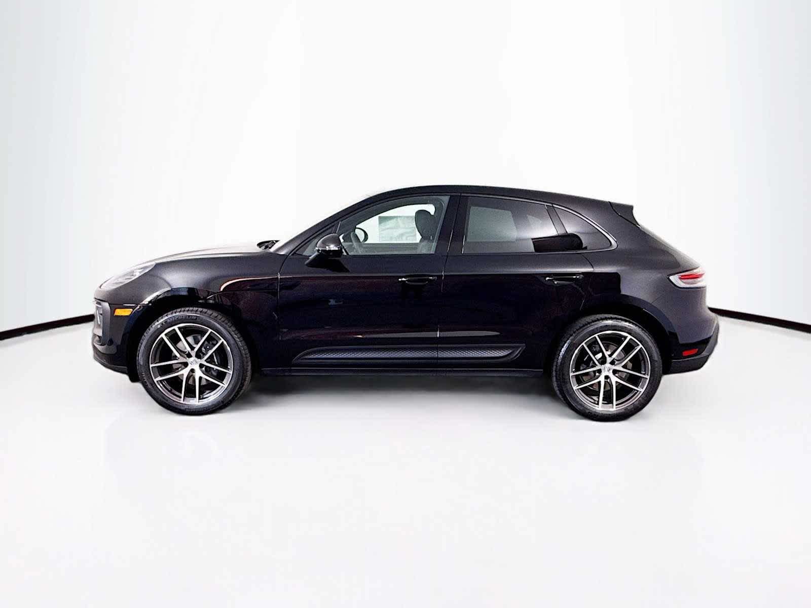 Thumbnail: 2026 Porsche Macan - 2