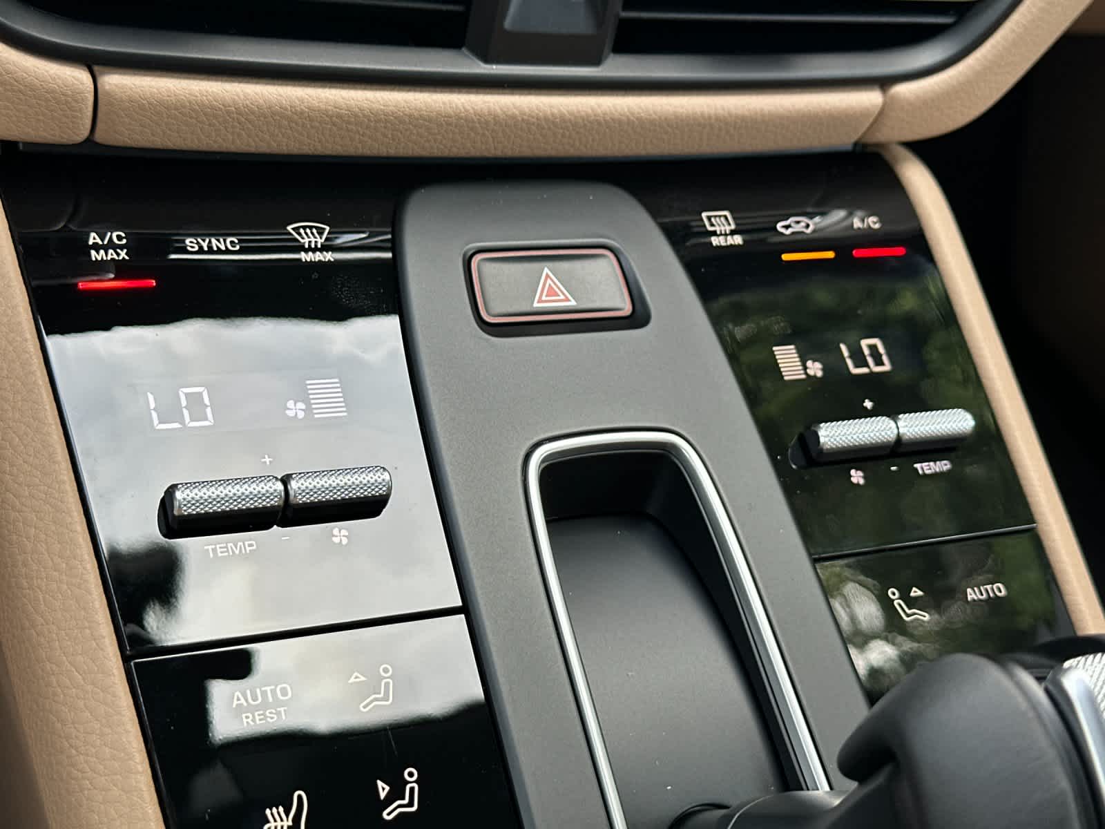 Thumbnail: 2026 Porsche Macan - 24