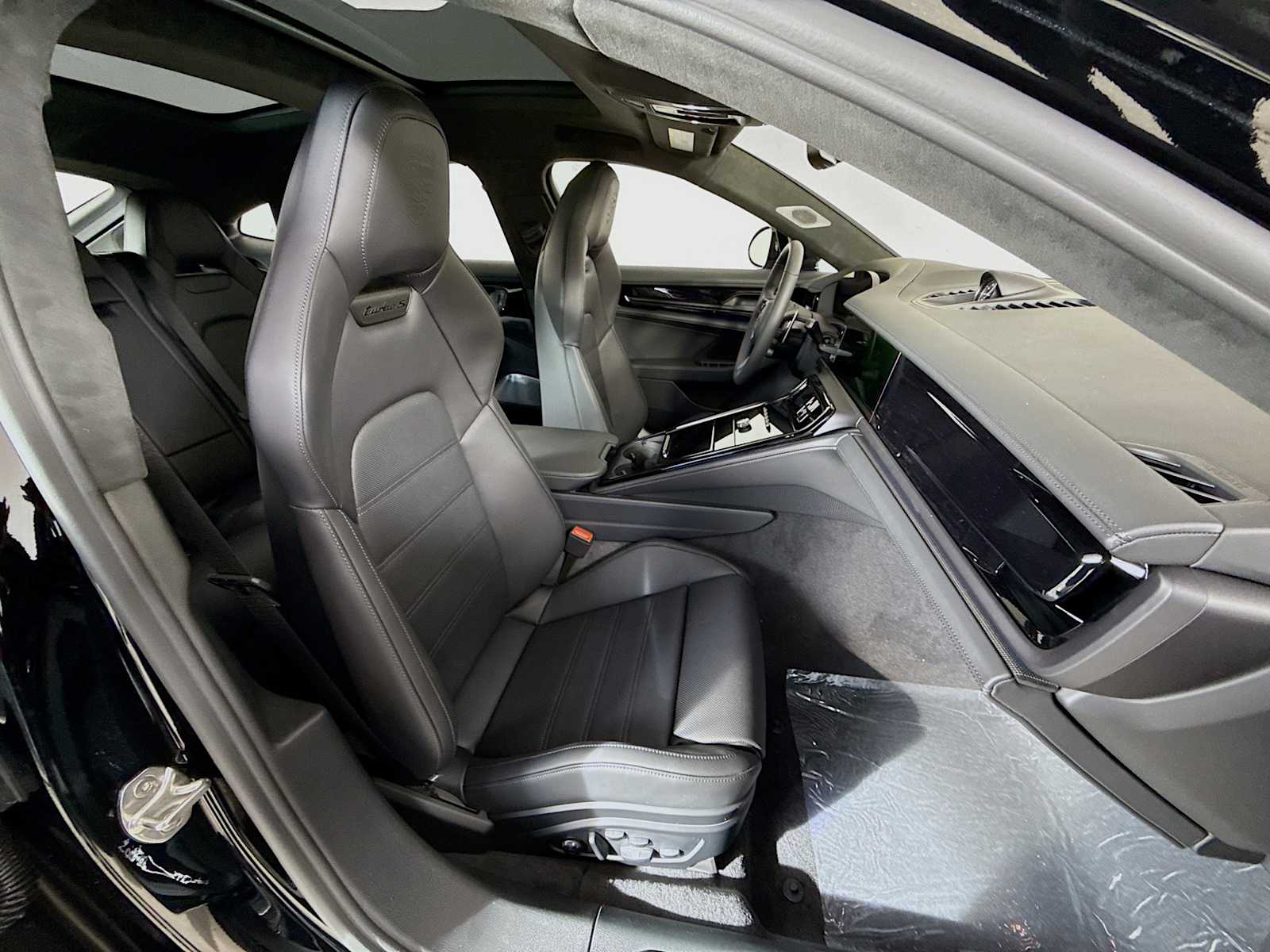 Thumbnail: 2026 Porsche Panamera - 21