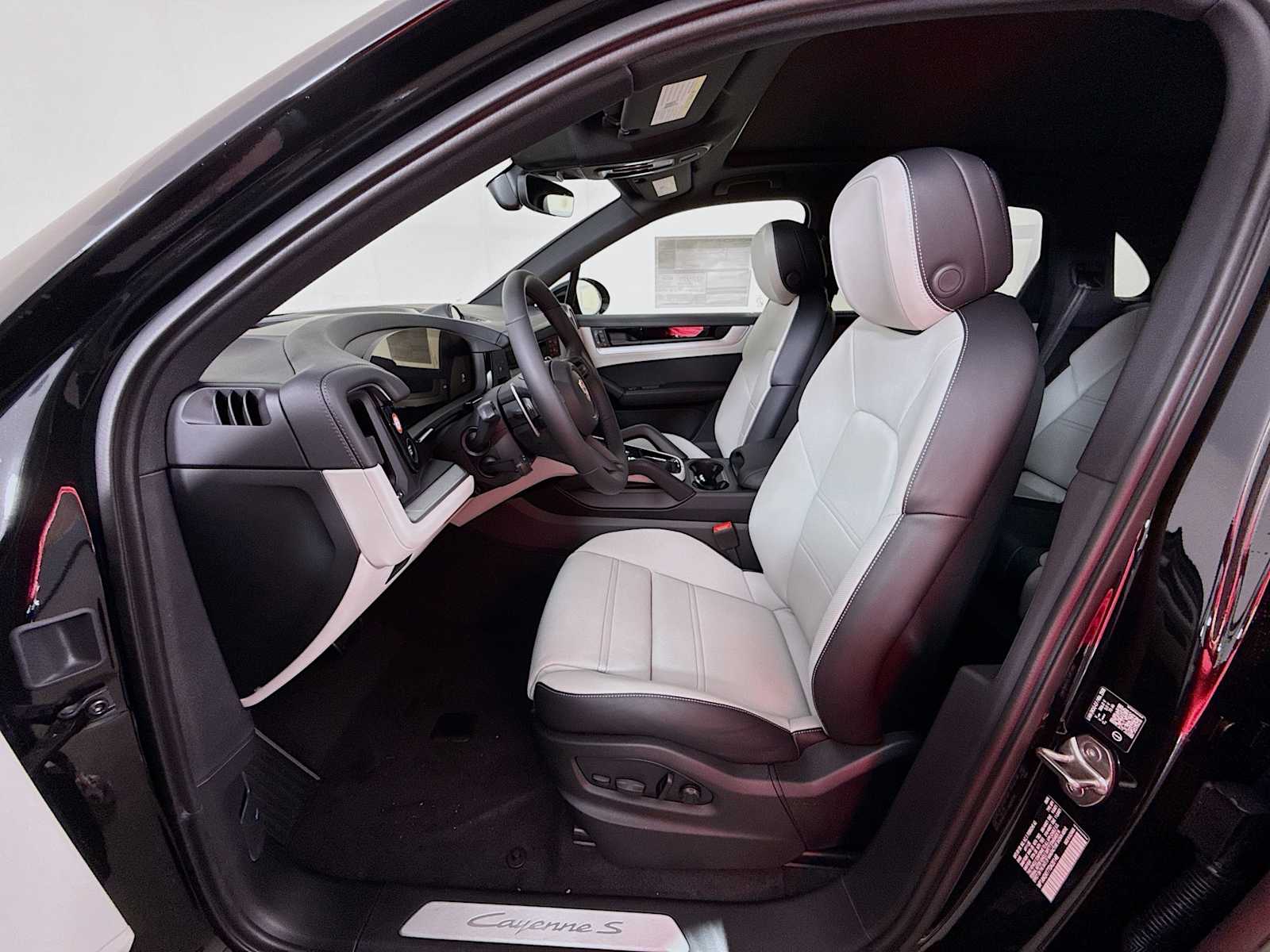 Thumbnail: 2026 Porsche Cayenne - 5