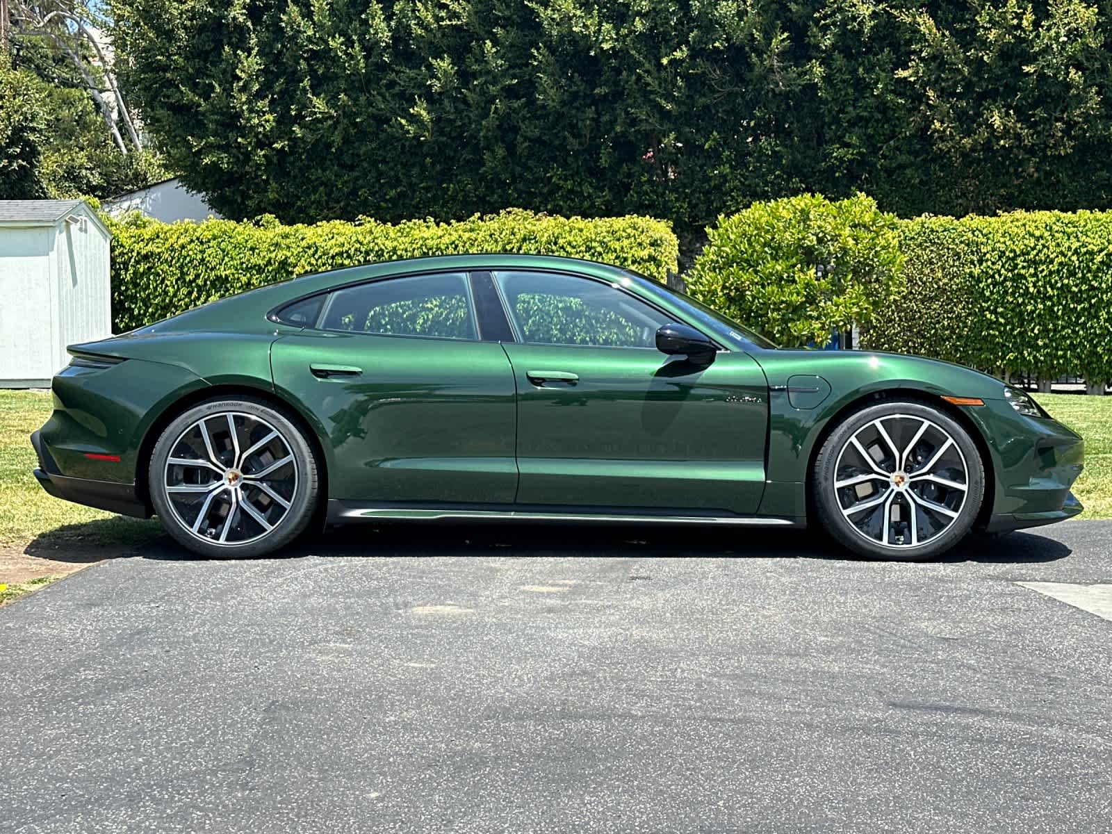 Thumbnail: 2026 Porsche Taycan - 9