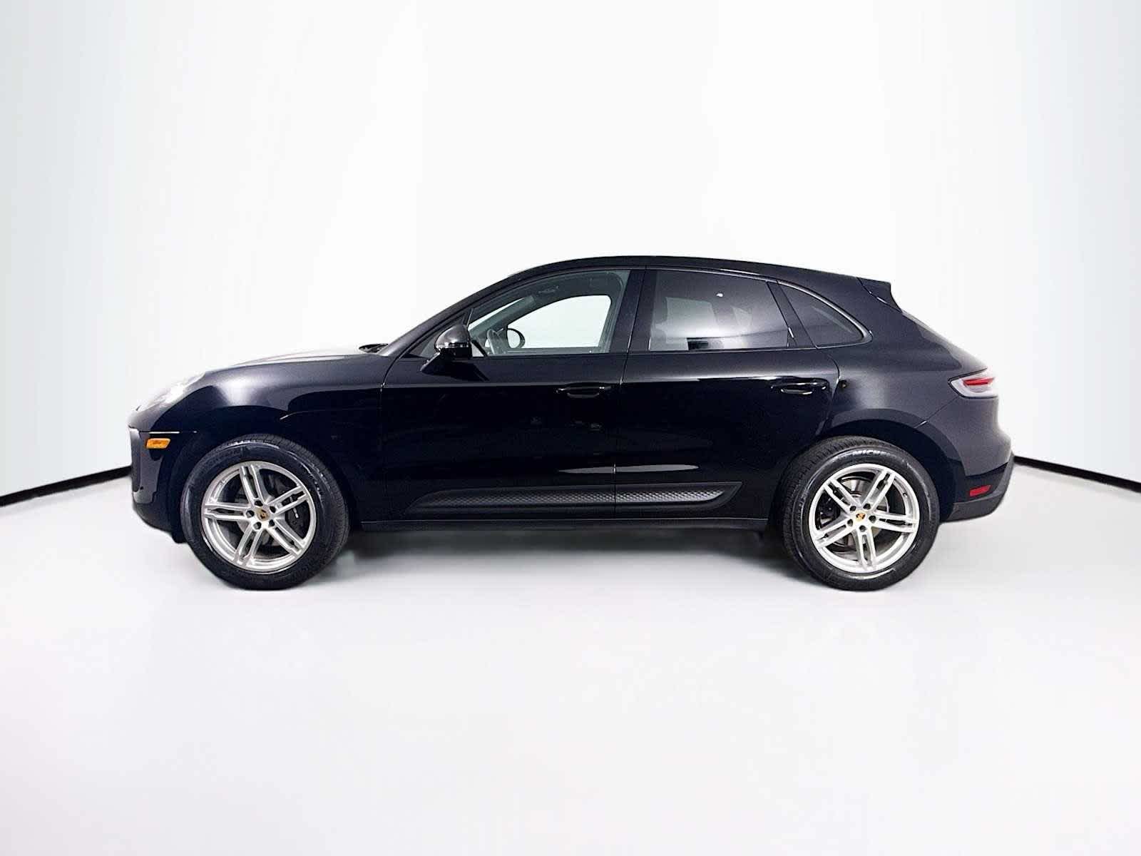 Thumbnail: 2025 Porsche Macan - 2