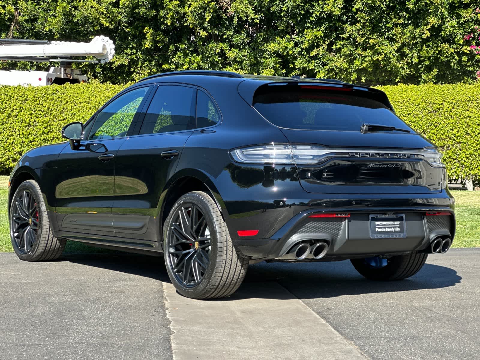 Thumbnail: 2026 Porsche Macan - 3