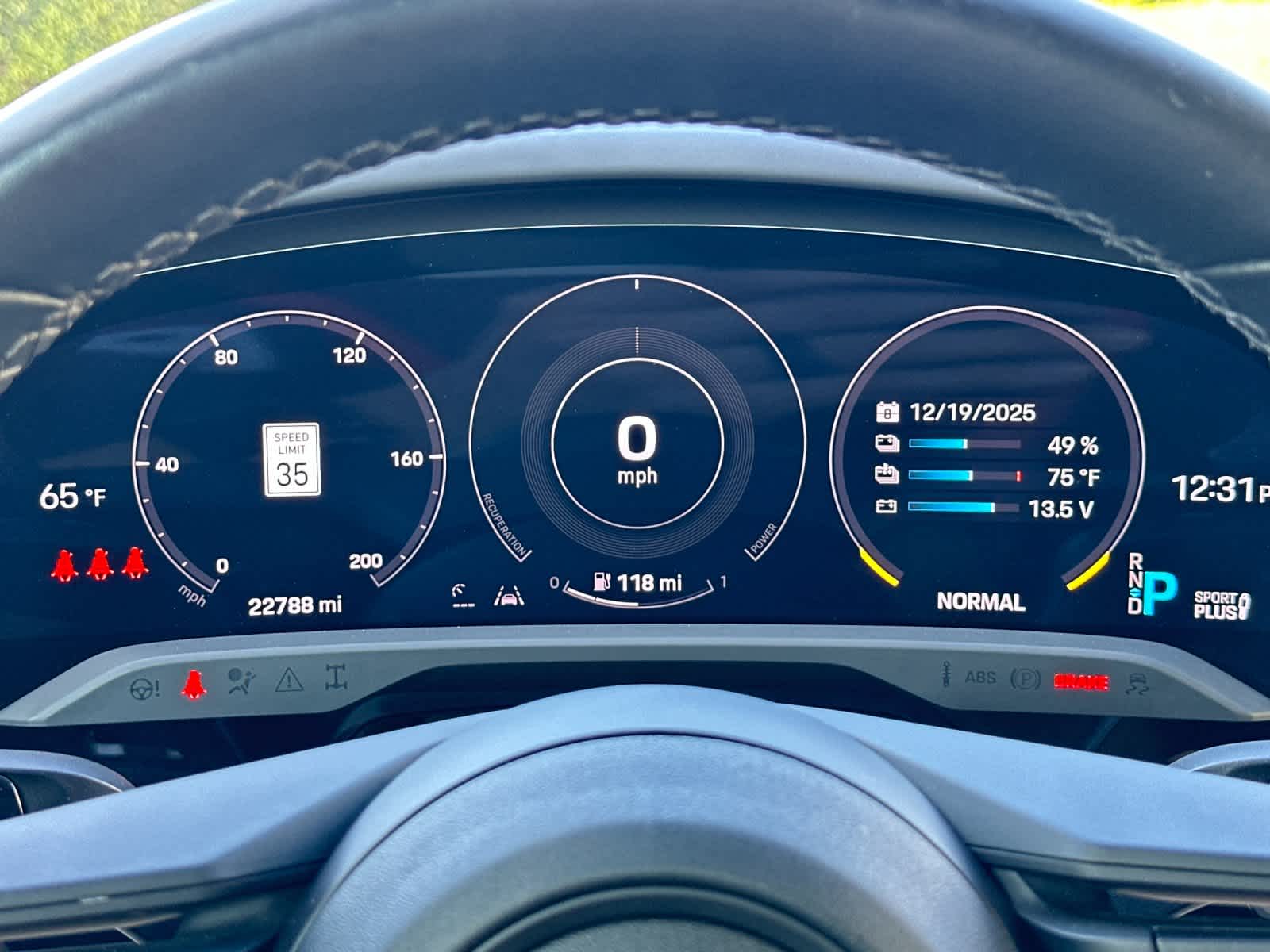 Thumbnail: 2022 Porsche Taycan - 29