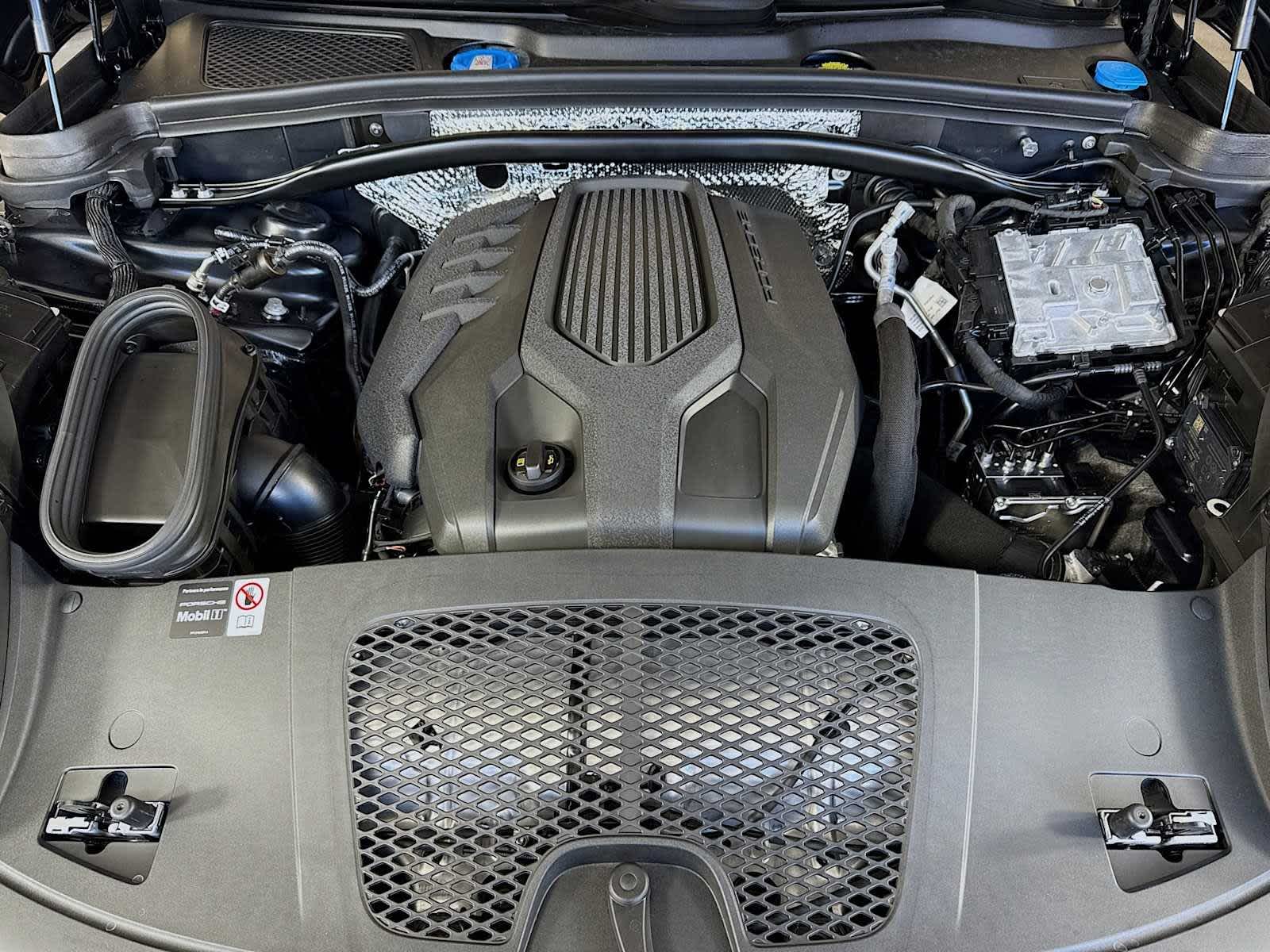 Thumbnail: 2026 Porsche Macan - 23