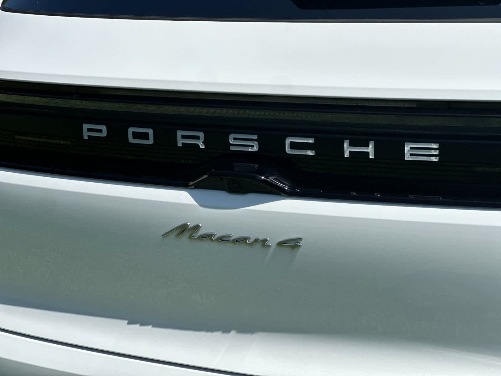 Thumbnail: 2026 Porsche Macan - 33