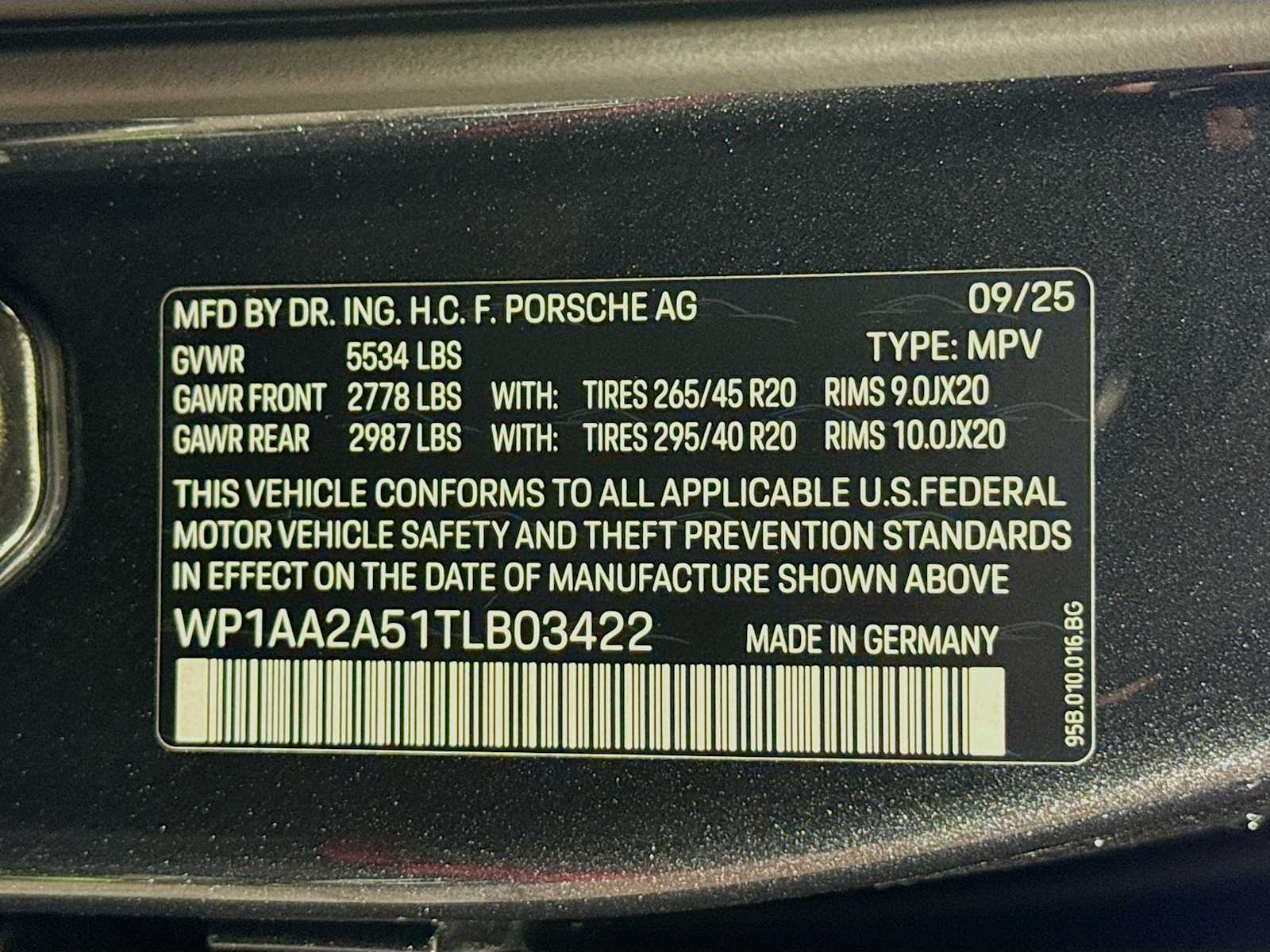 Thumbnail: 2026 Porsche Macan - 25