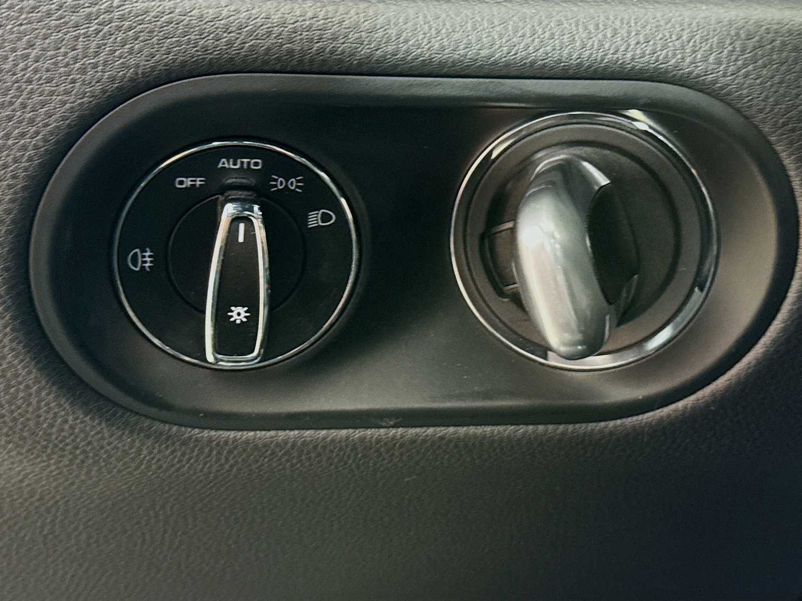 Thumbnail: 2023 Porsche Macan - 11