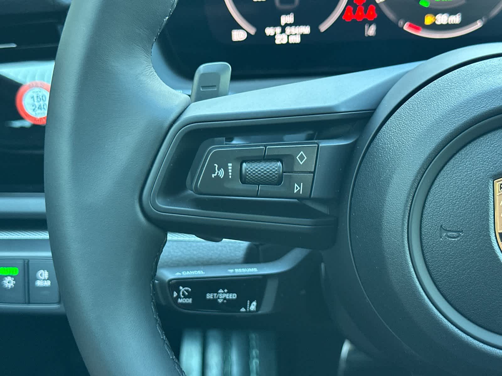 Thumbnail: 2026 Porsche Panamera - 25