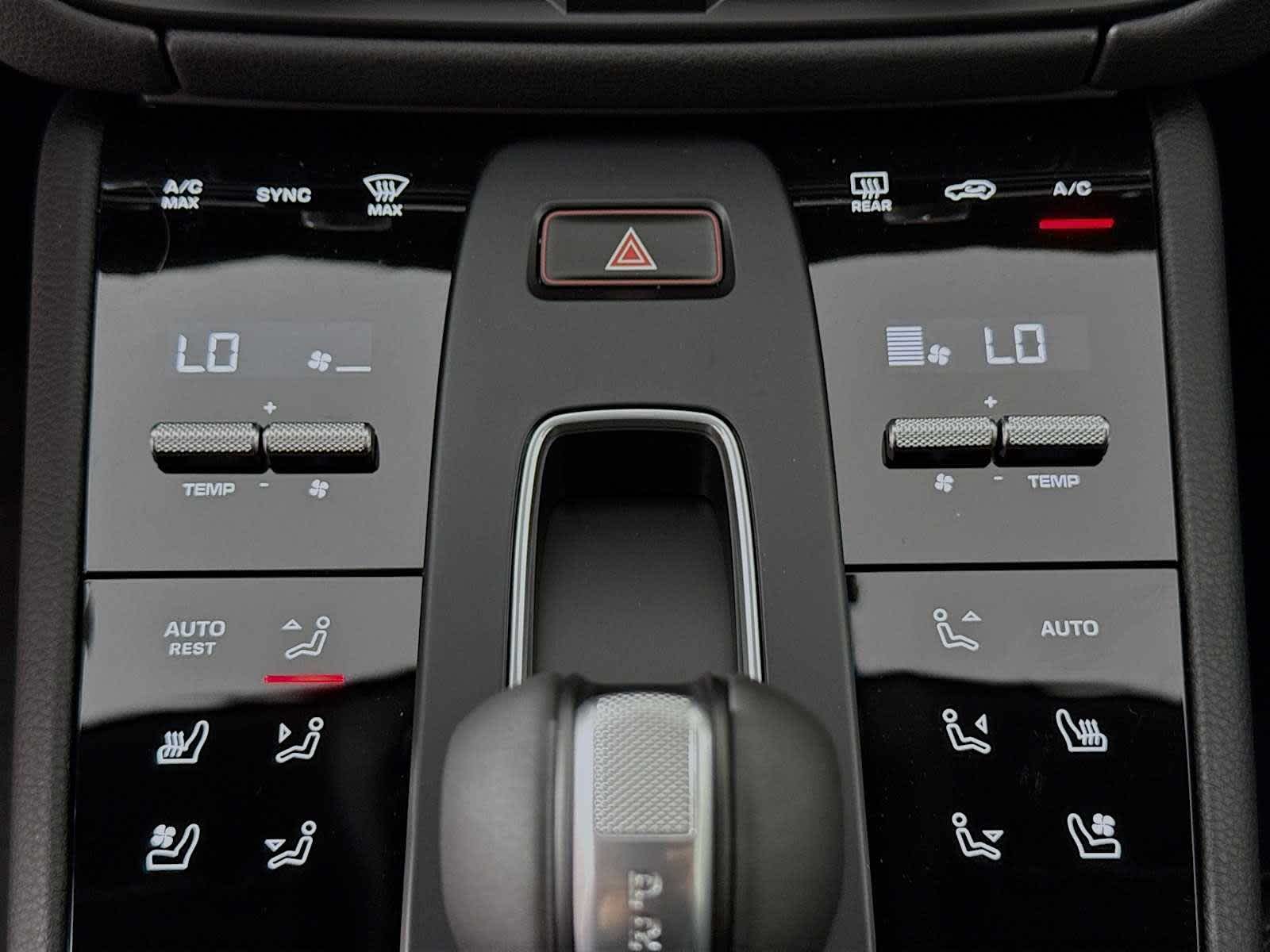 Thumbnail: 2026 Porsche Macan - 15