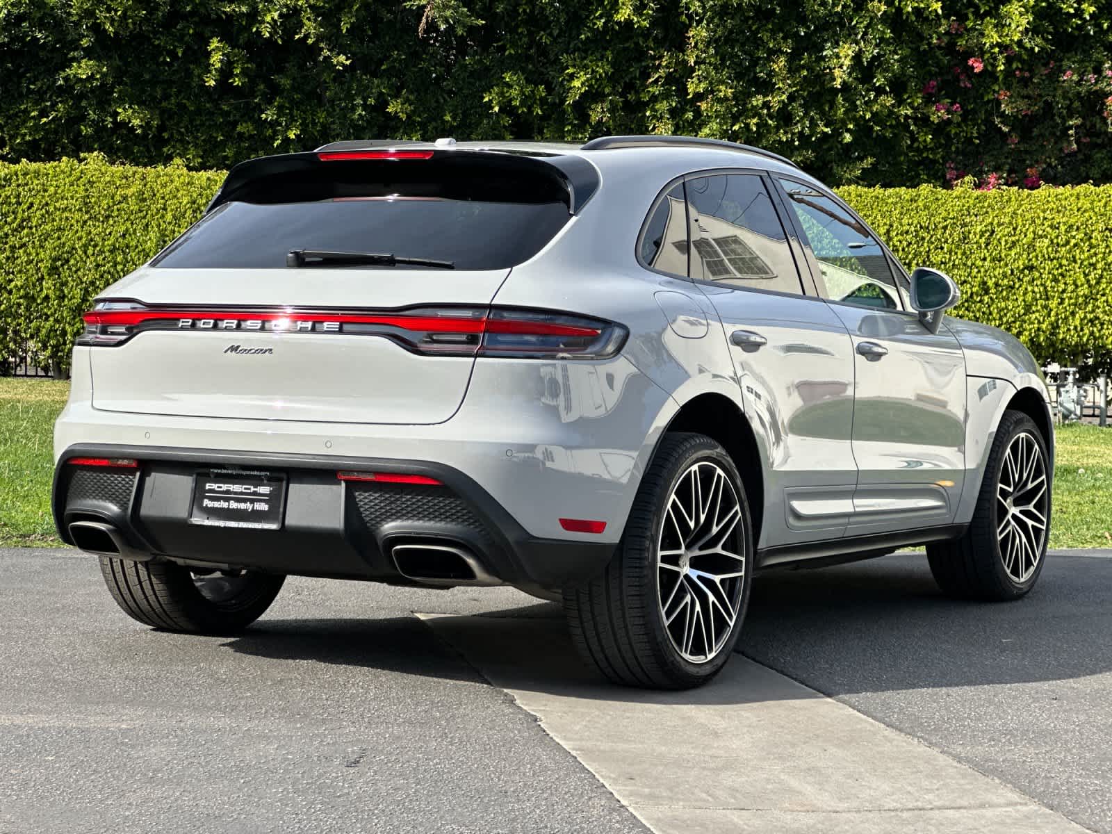 Thumbnail: 2025 Porsche Macan - 8