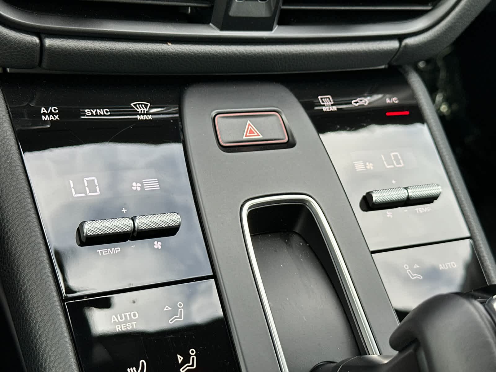 Thumbnail: 2025 Porsche Macan - 24