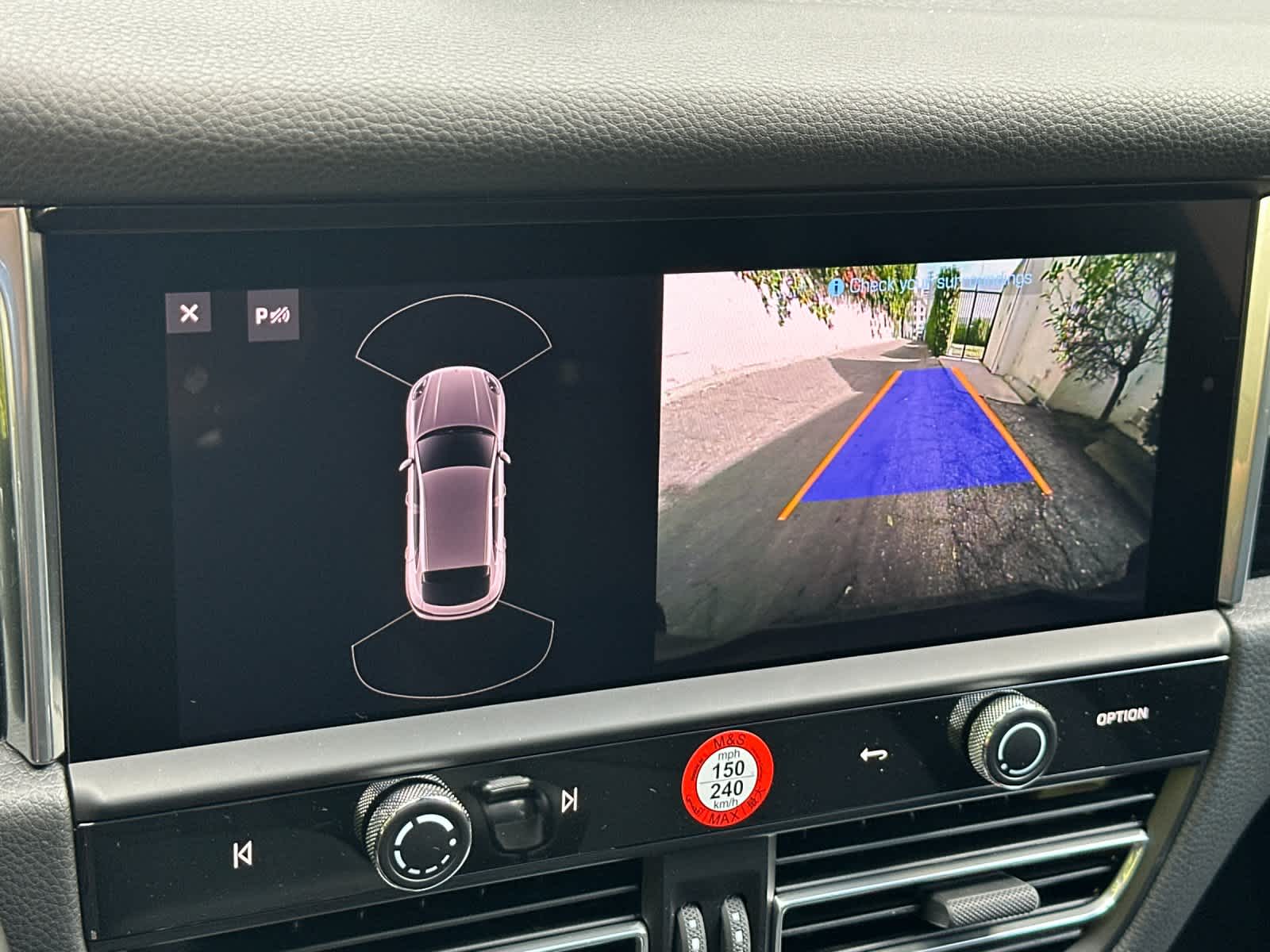 Thumbnail: 2026 Porsche Macan - 22