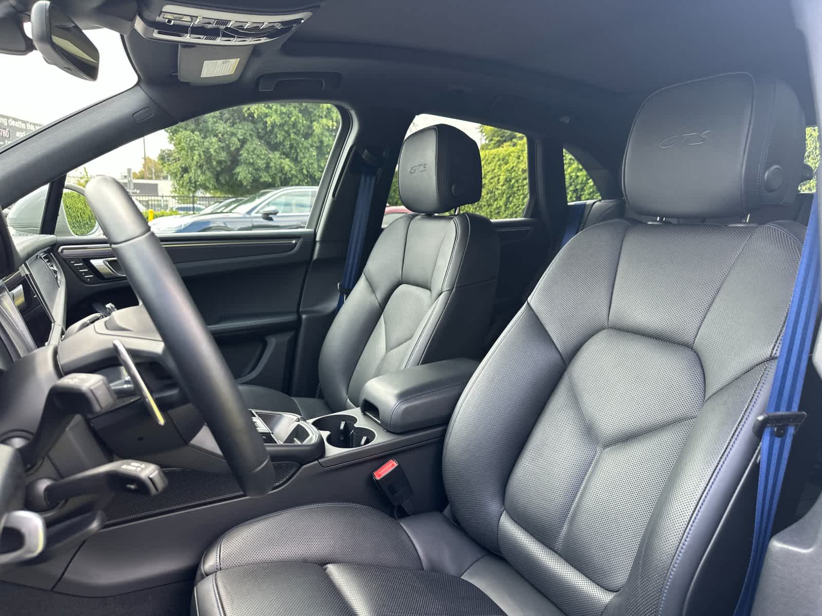 Thumbnail: 2023 Porsche Macan - 5
