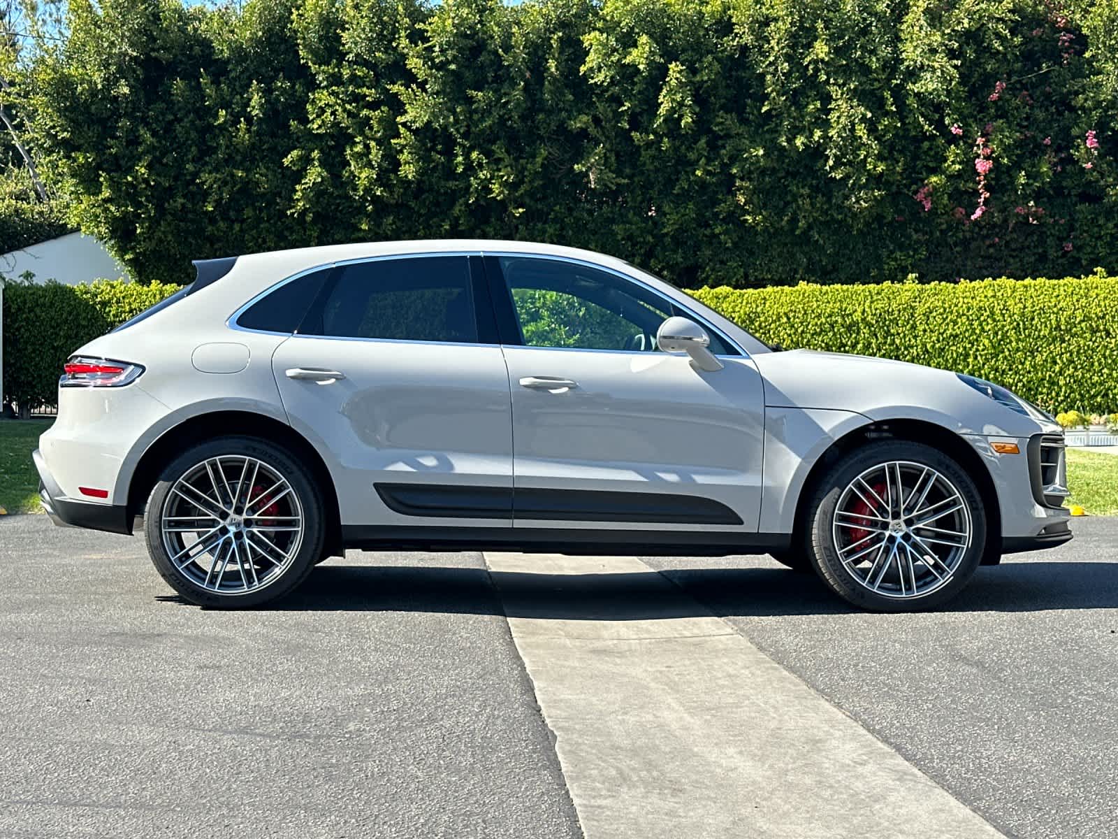 Thumbnail: 2026 Porsche Macan - 9
