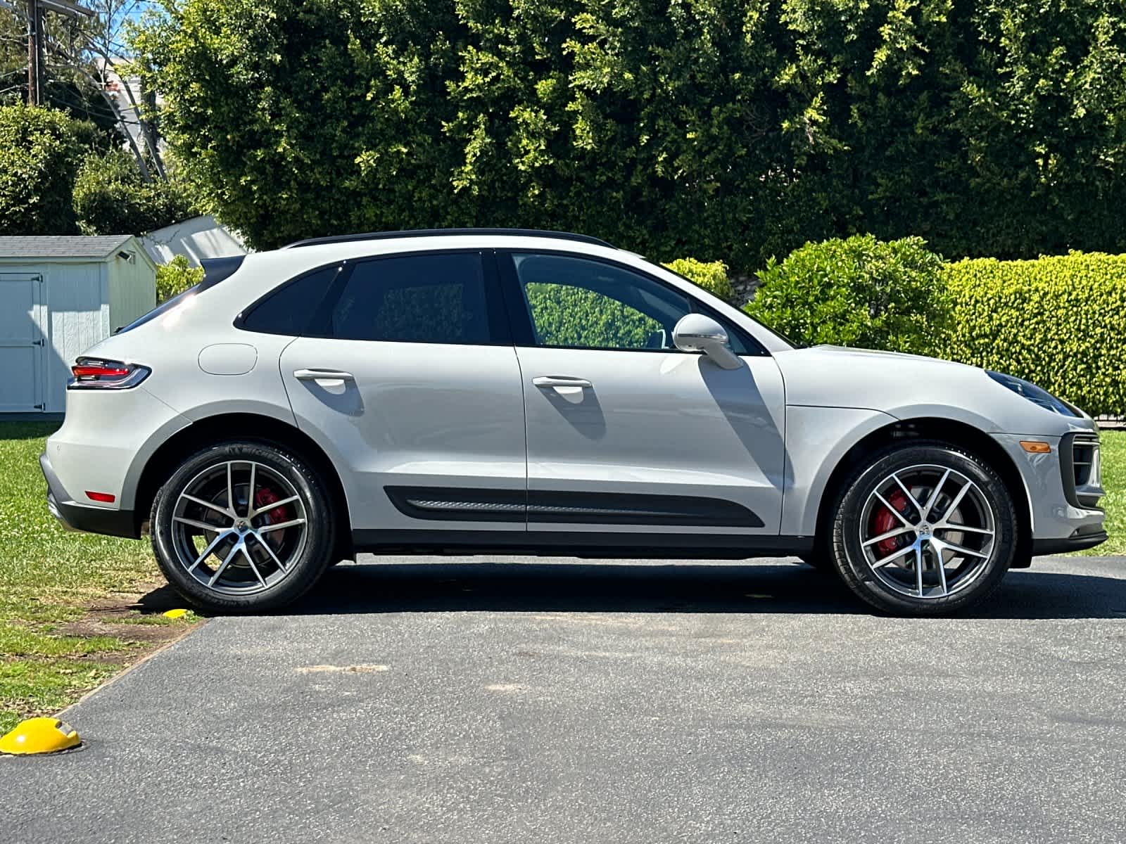 Thumbnail: 2026 Porsche Macan - 9
