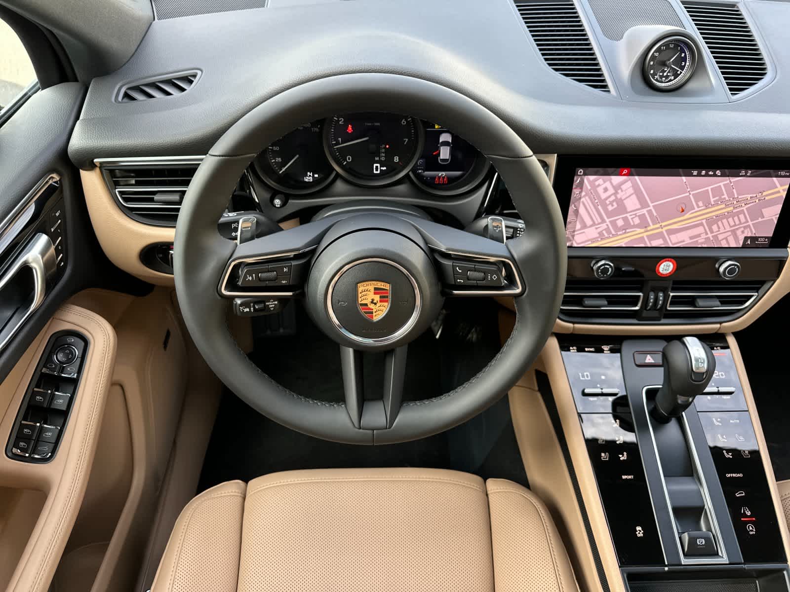 Thumbnail: 2026 Porsche Macan - 15