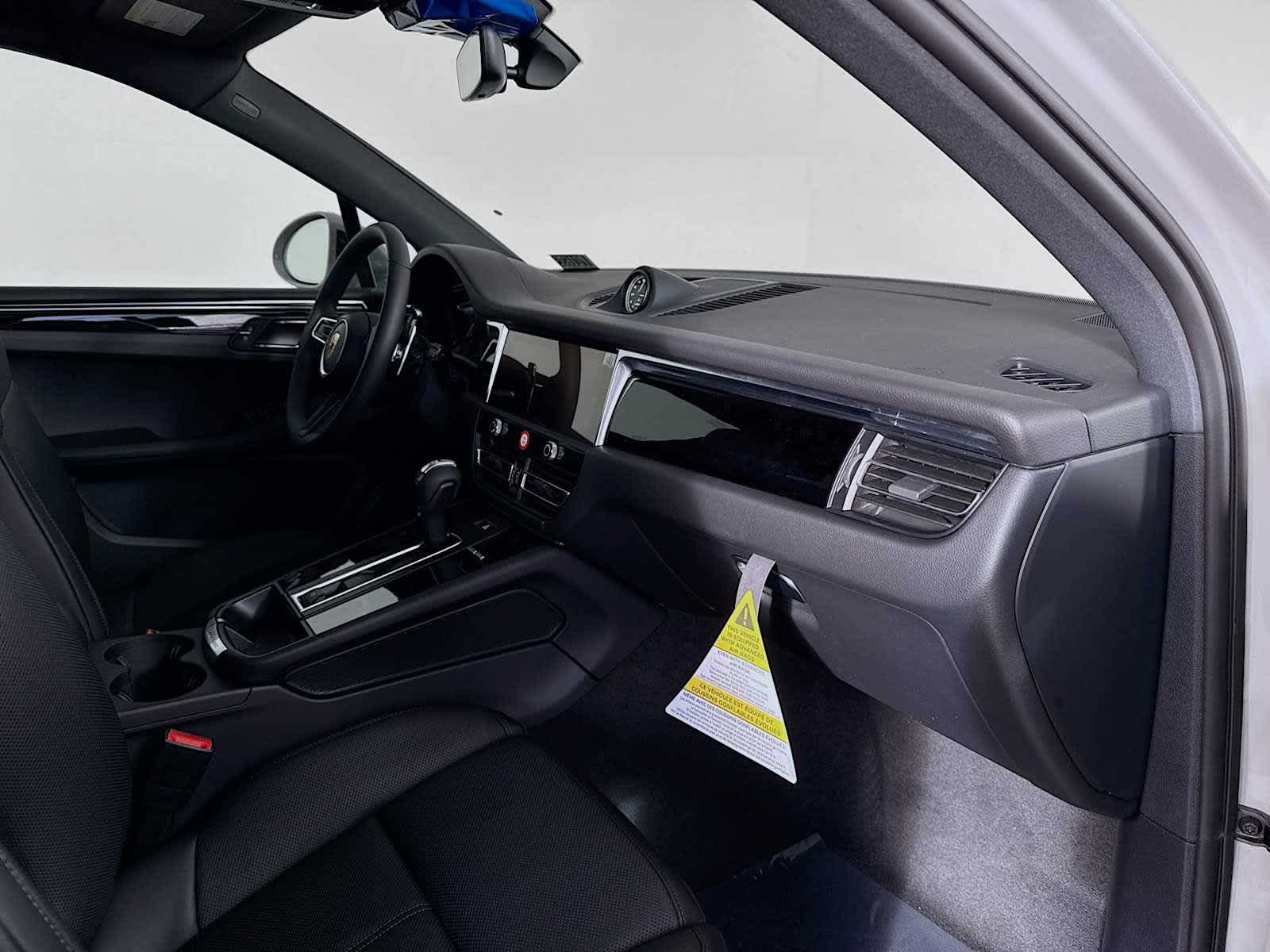 Thumbnail: 2026 Porsche Macan - 22