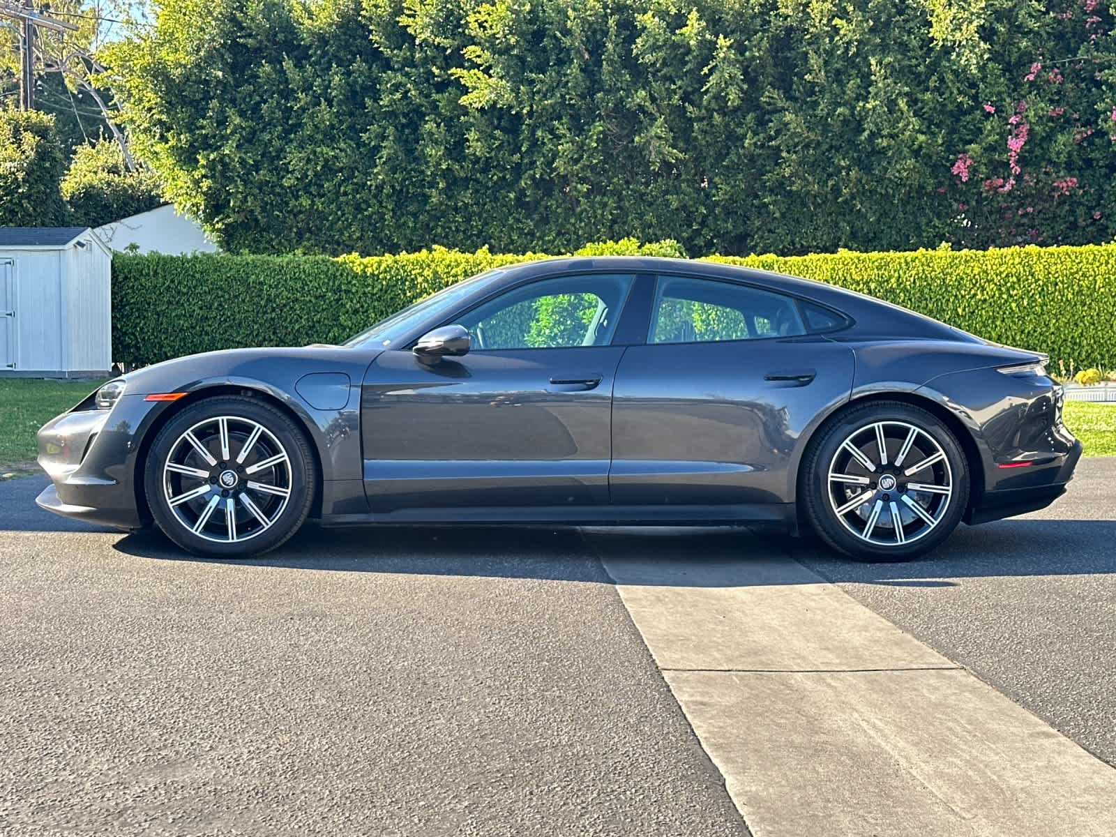 Thumbnail: 2022 Porsche Taycan - 2