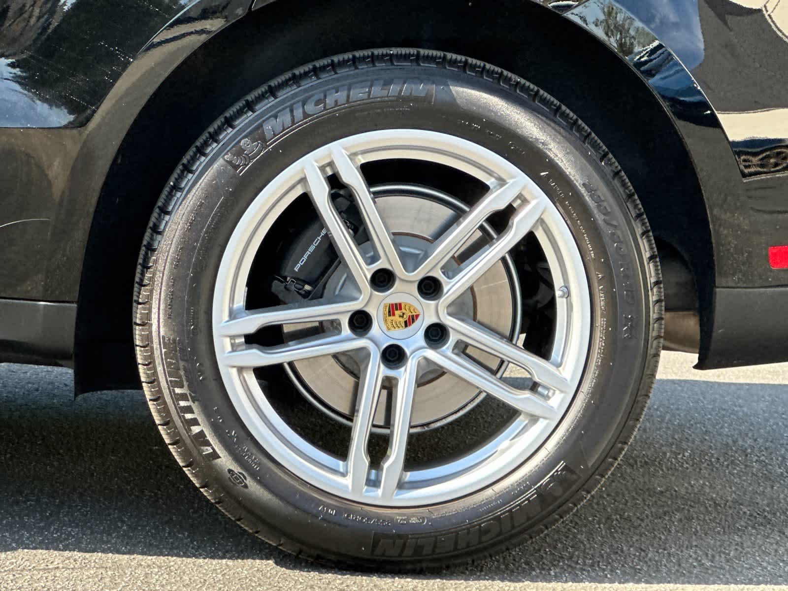 Thumbnail: 2025 Porsche Macan - 30