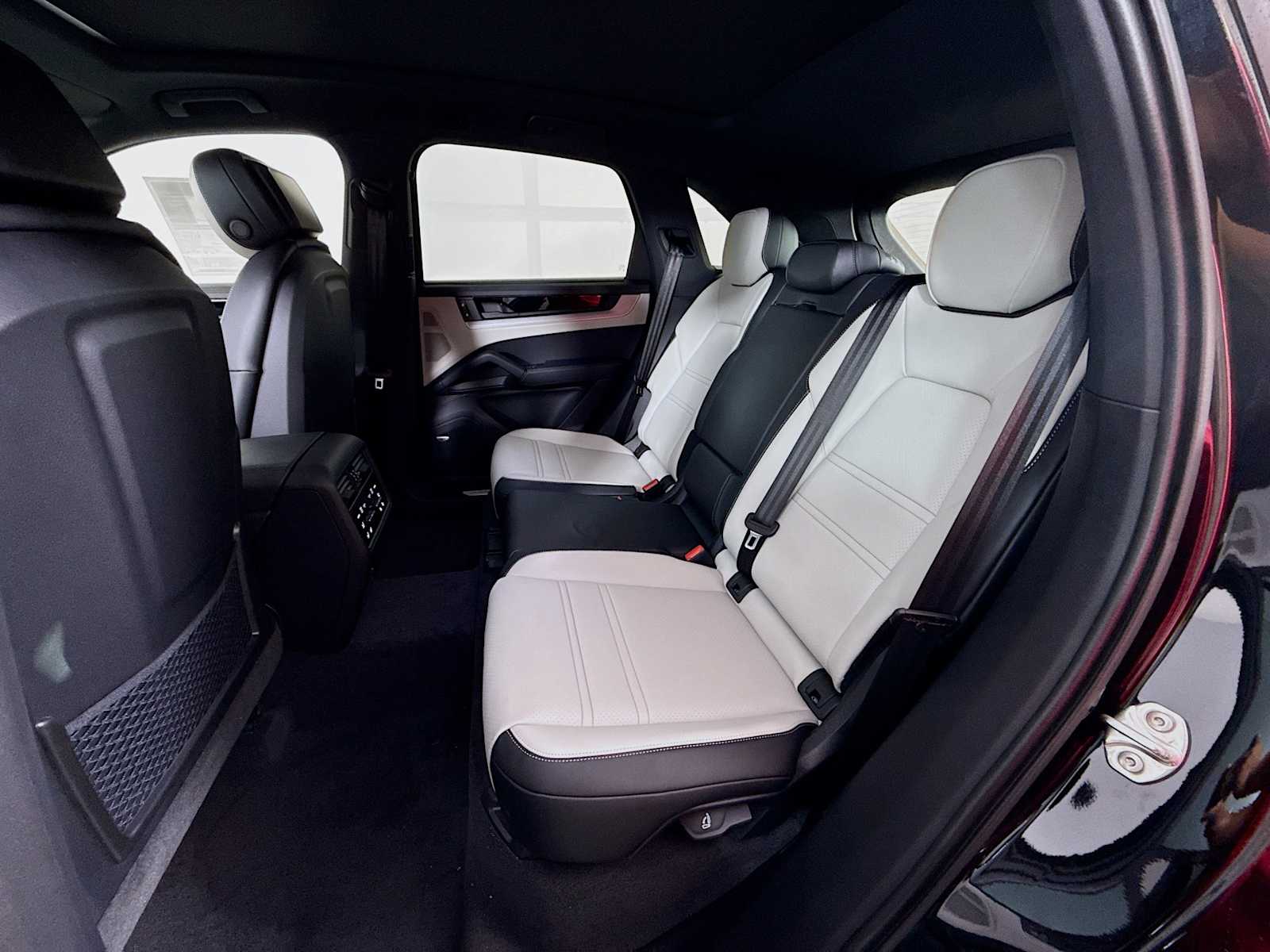 Thumbnail: 2026 Porsche Cayenne - 17