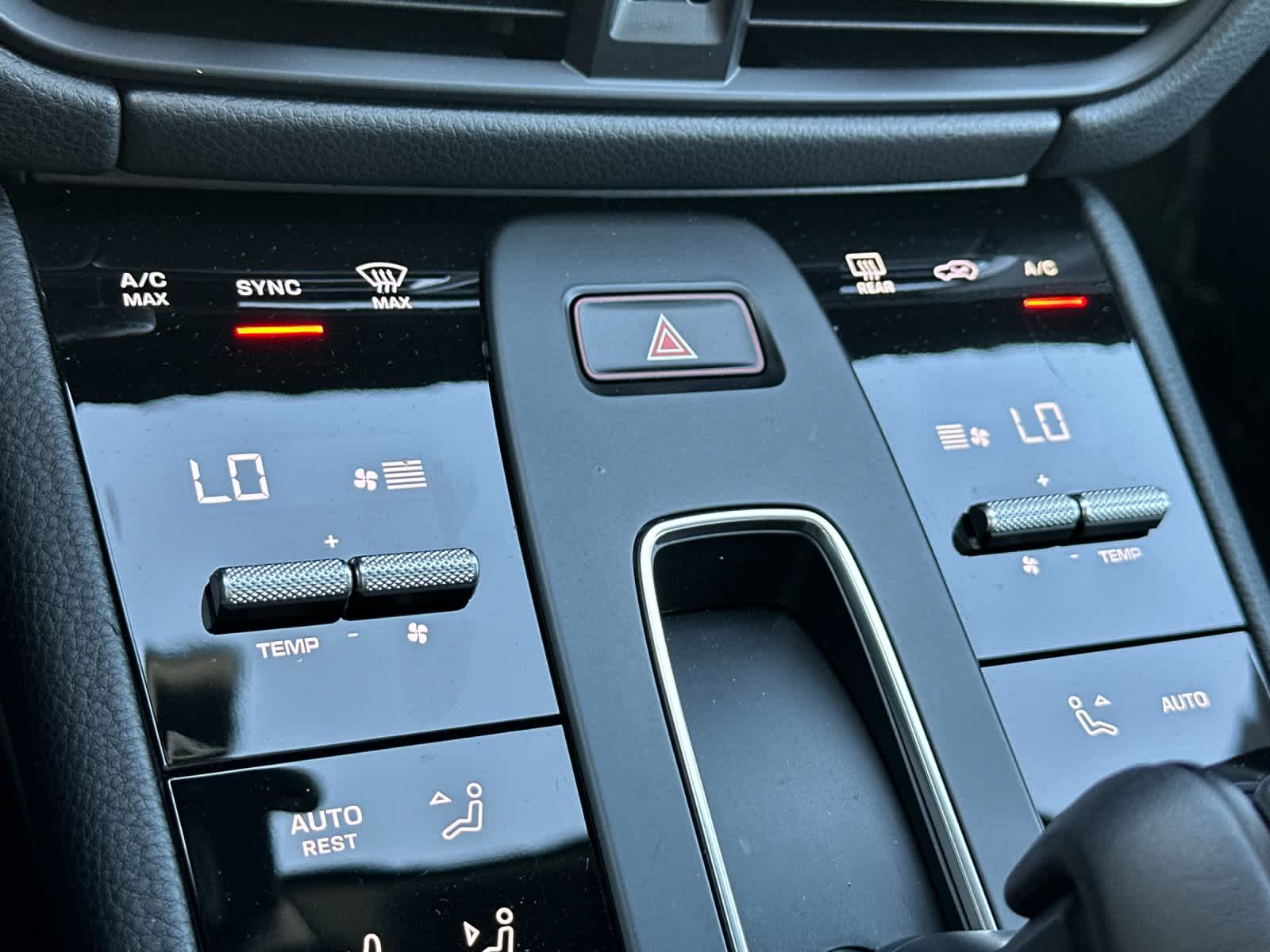 Thumbnail: 2025 Porsche Macan - 23