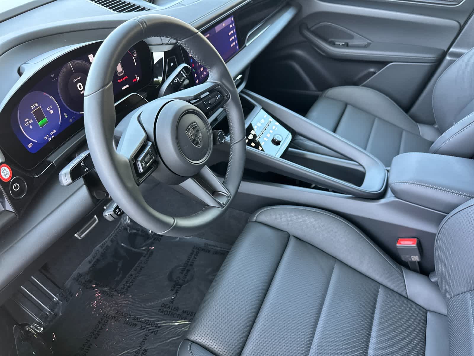 Thumbnail: 2026 Porsche Macan - 4