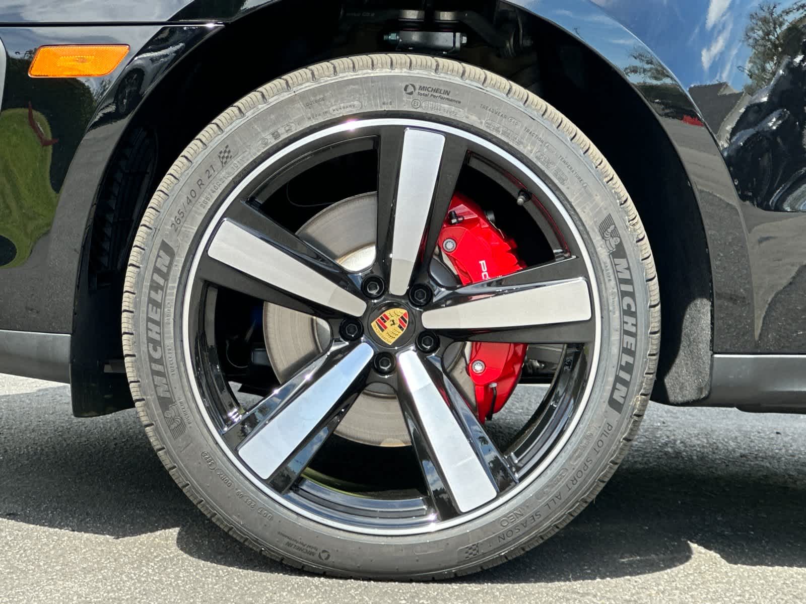 Thumbnail: 2026 Porsche Macan - 31