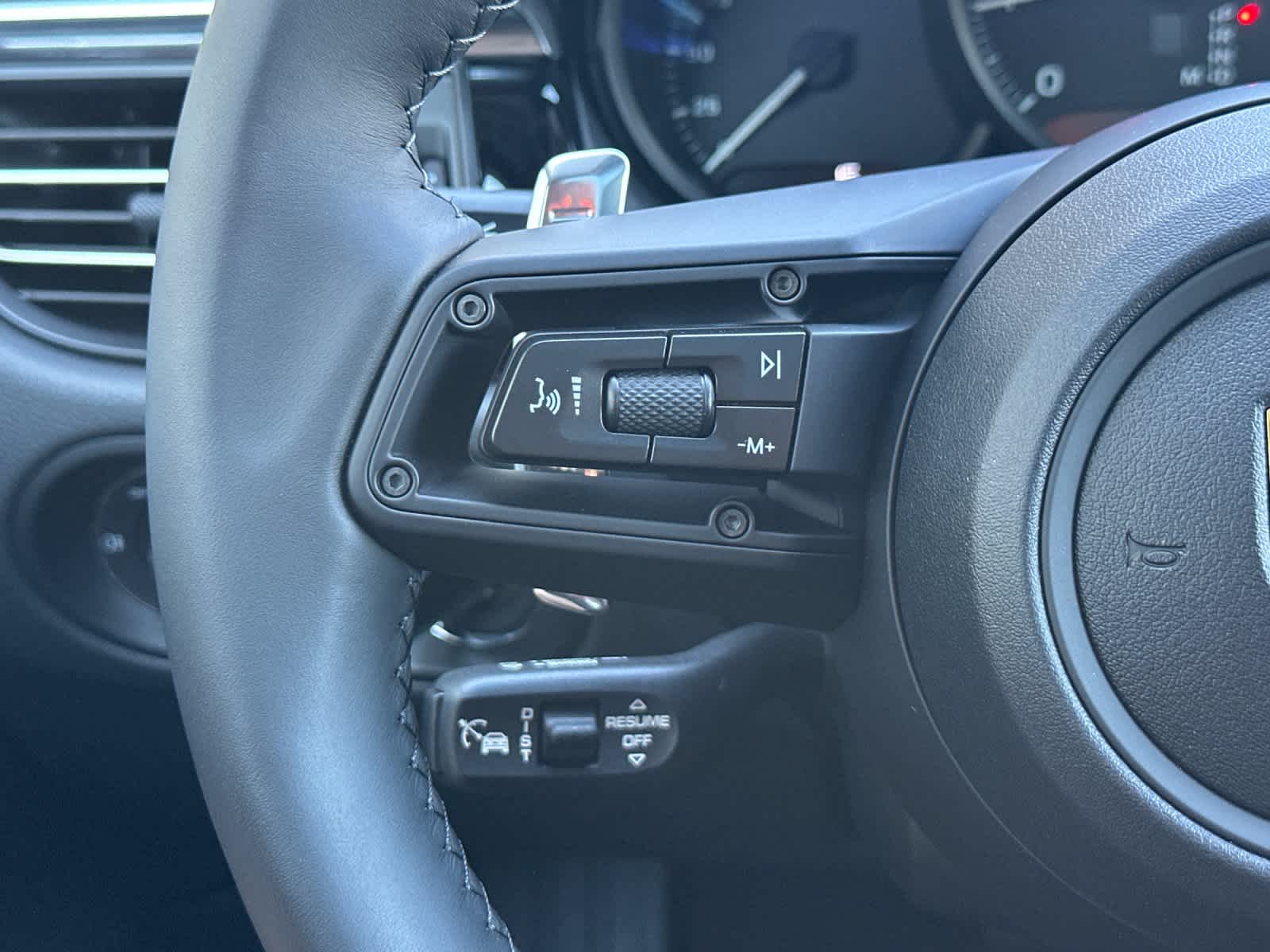 Thumbnail: 2026 Porsche Macan - 27