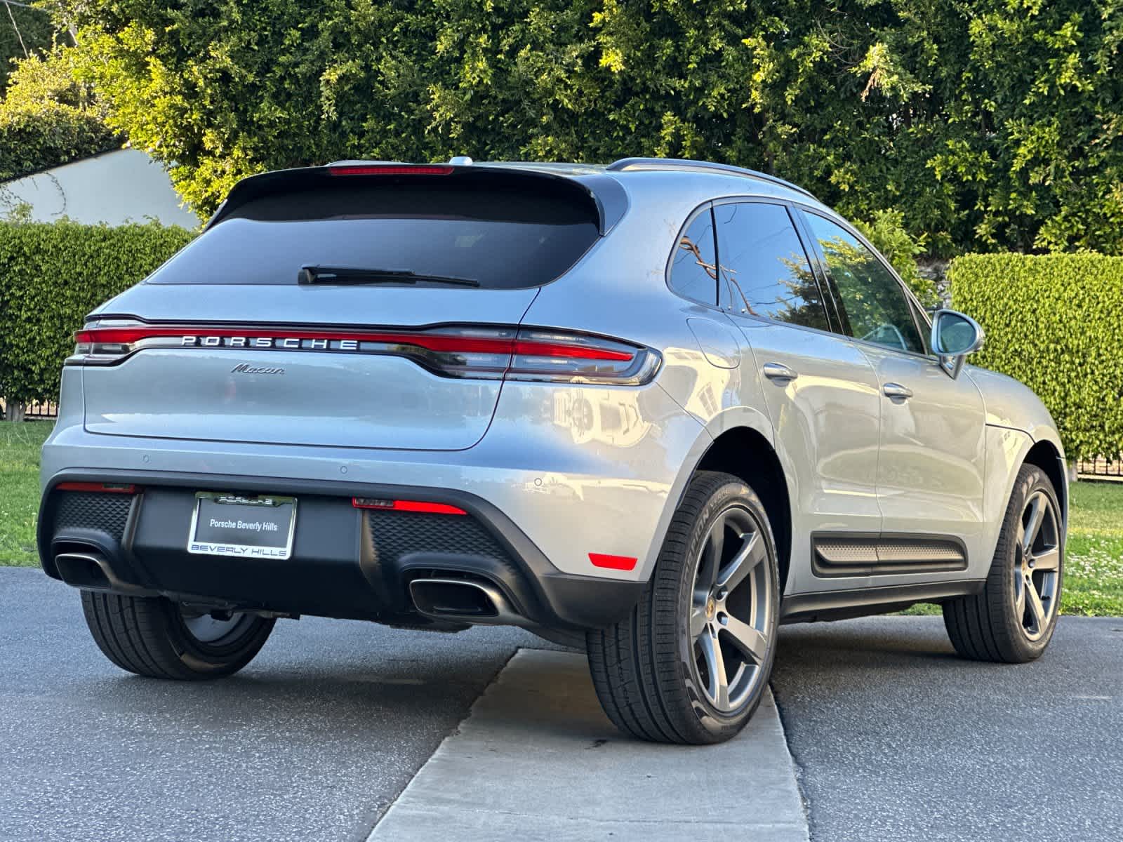 Thumbnail: 2026 Porsche Macan - 8