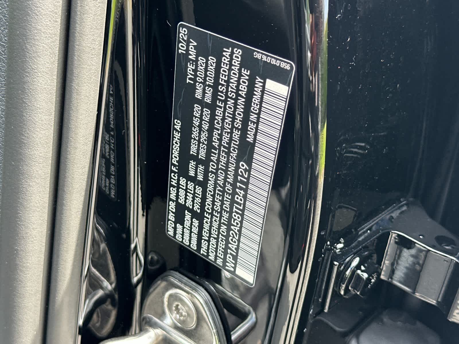 Thumbnail: 2026 Porsche Macan - 33