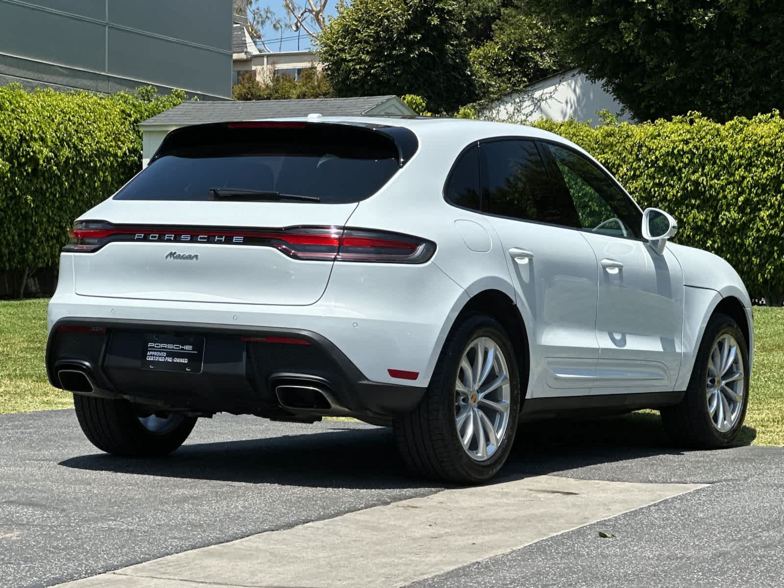 Thumbnail: 2025 Porsche Macan - 7