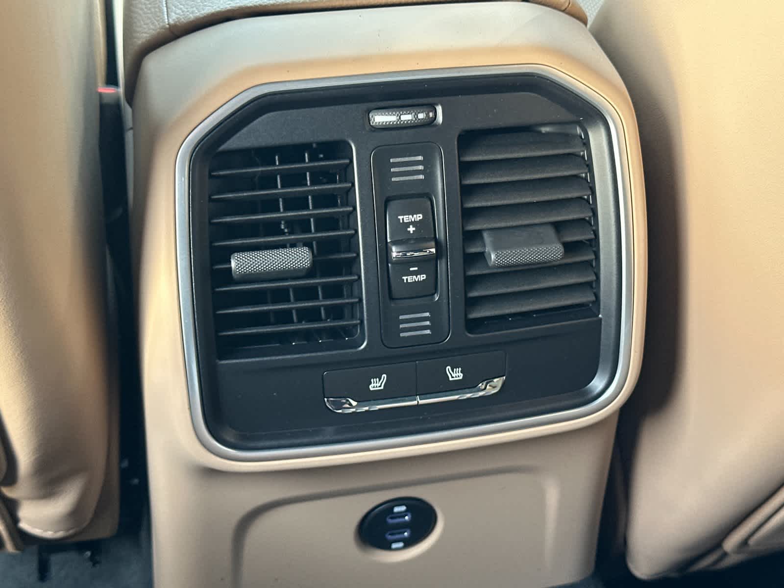 Thumbnail: 2026 Porsche Macan - 14