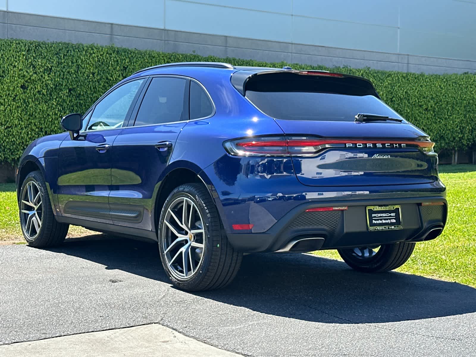 Thumbnail: 2026 Porsche Macan - 3