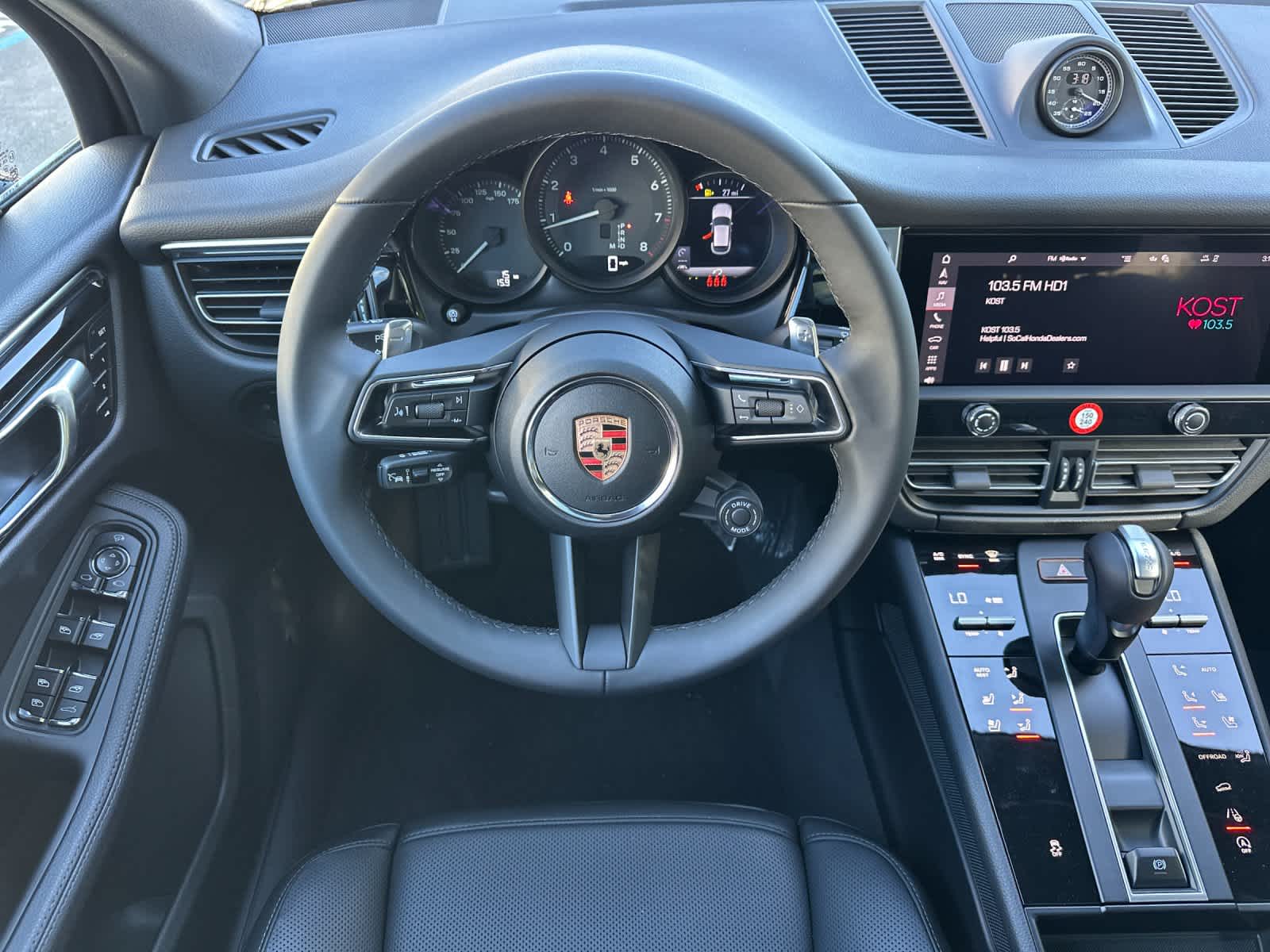 Thumbnail: 2026 Porsche Macan - 15